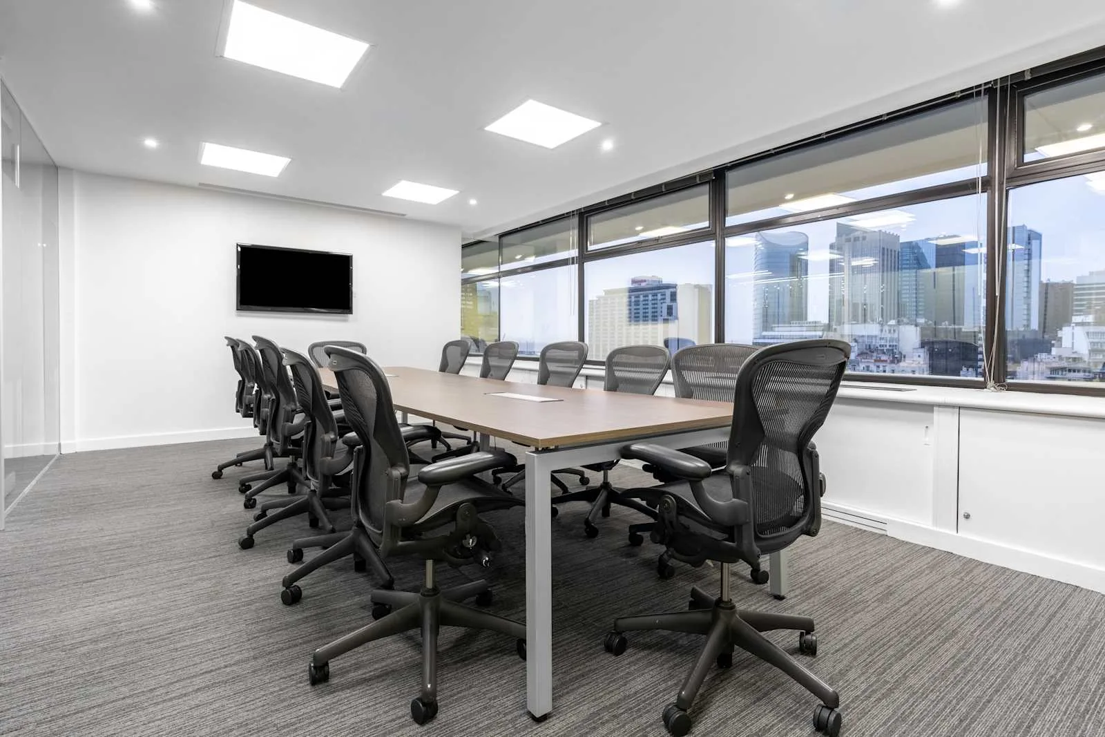 Regus BUENOS AIRES, American Express Retiro, Sala de reuniones para 12 personas, Buenos Aires