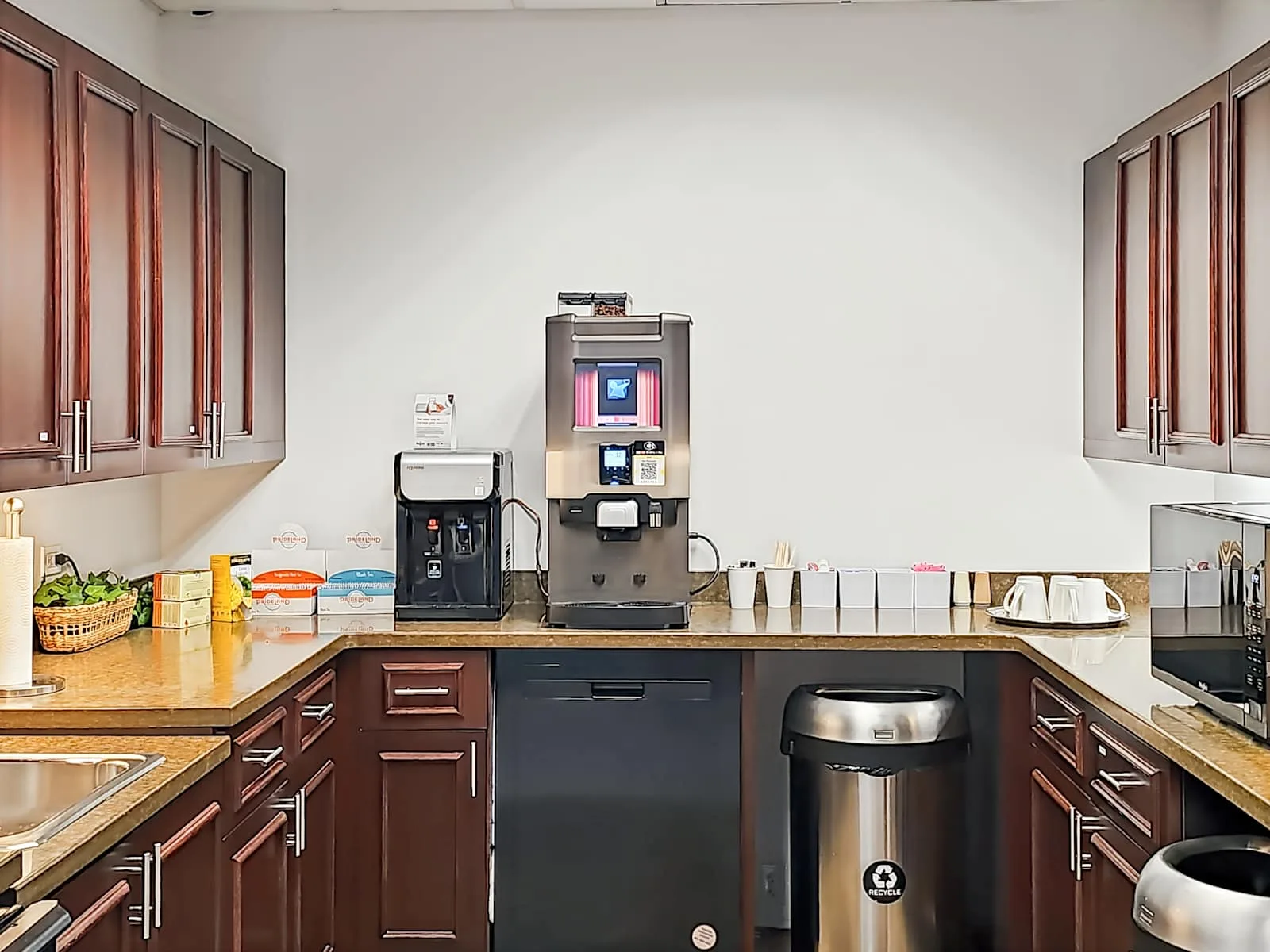 Regus IL, Buffalo Grove - E Lake Cook Rd, Kitchen, Buffalo Grove, IL