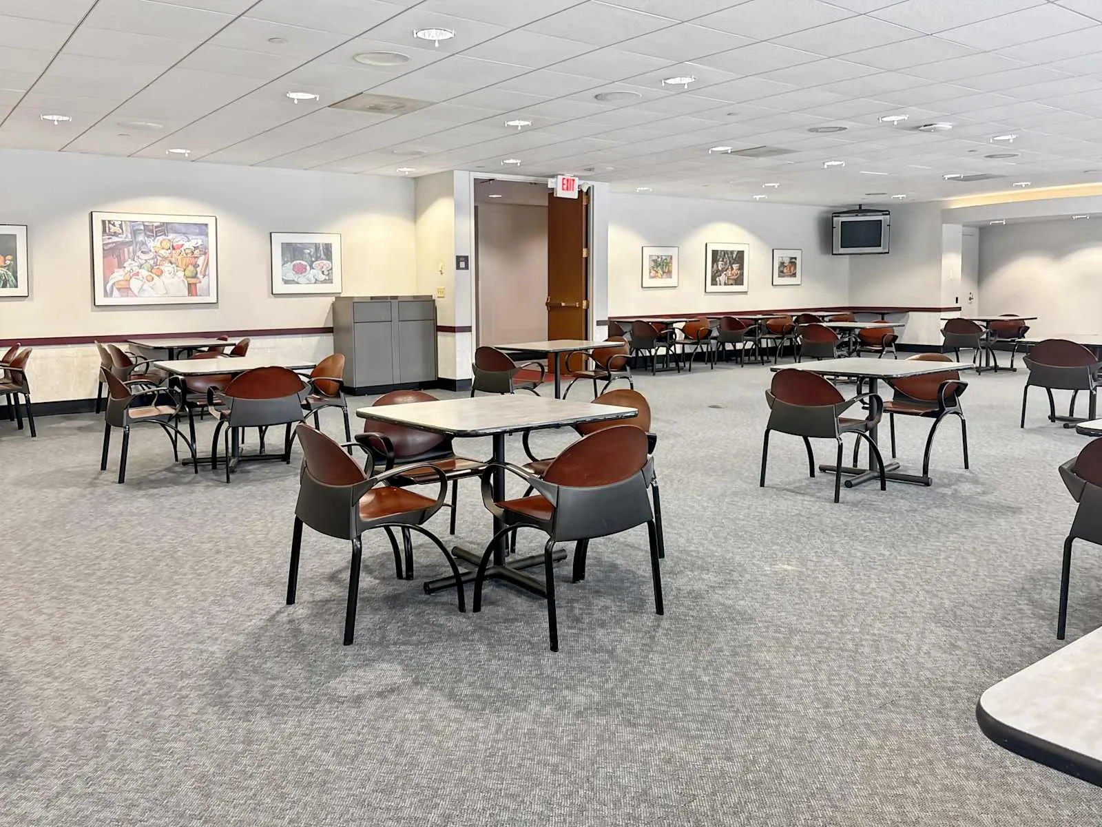 Regus IL, Burr Ridge - Village Center, Cafeteria, Burr Ridge, IL