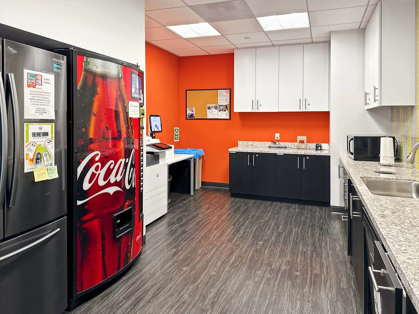 Regus CA, Los Angeles - Oppenheimer Tower, Kitchen, Los Angeles, CA