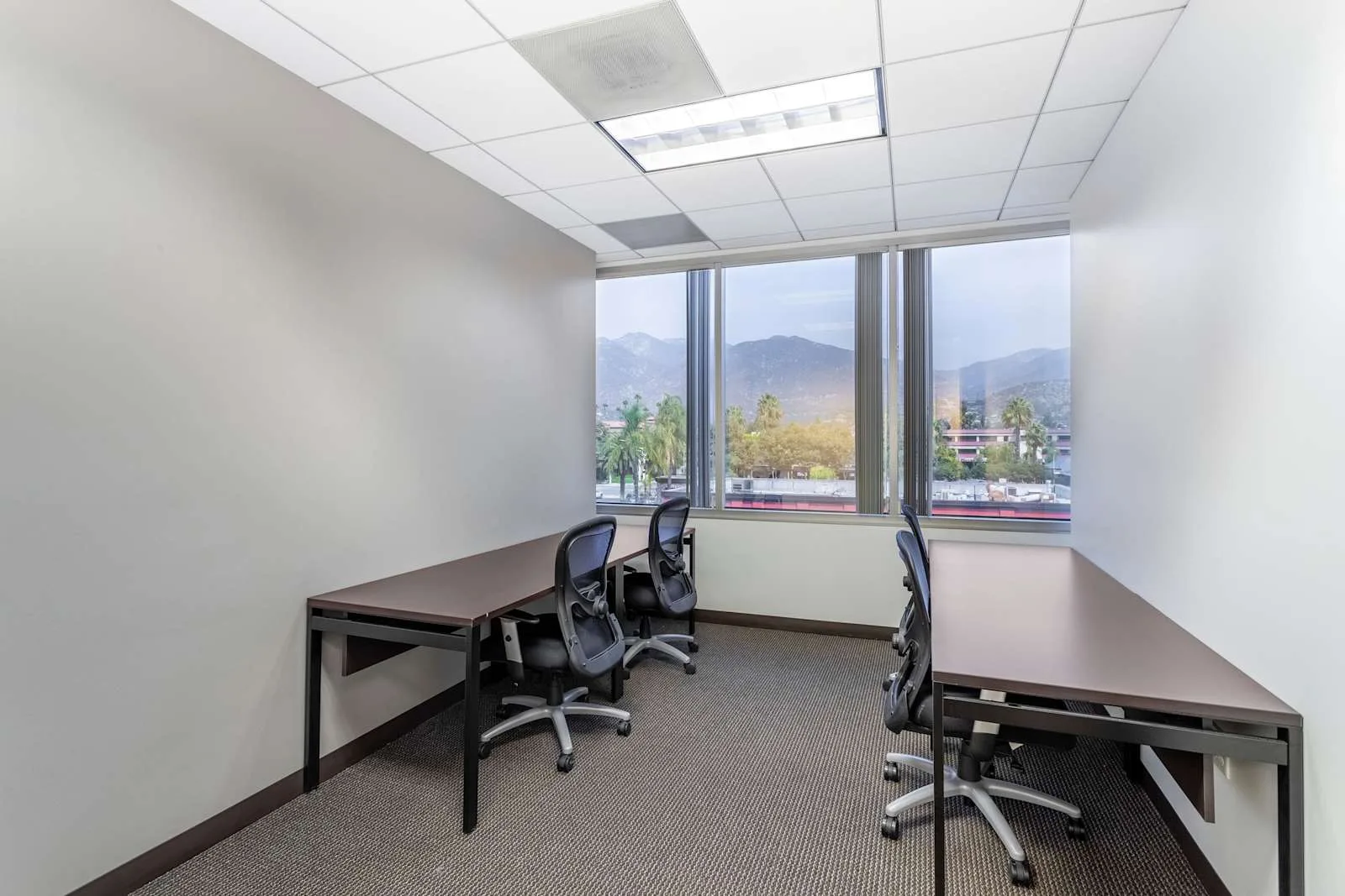 Regus CA, Arcadia - Huntington Drive, Private office, 4 desks, Arcadia, CA