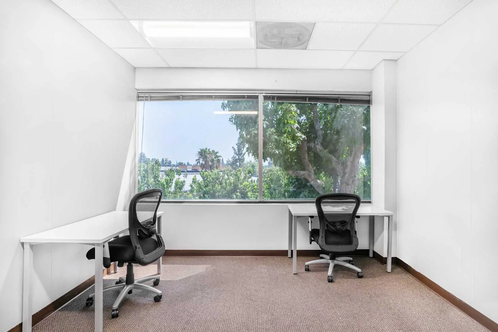 Regus CA, Bakersfield - 4900 California Avenue, Private office, 2 desks, Bakersfield, CA