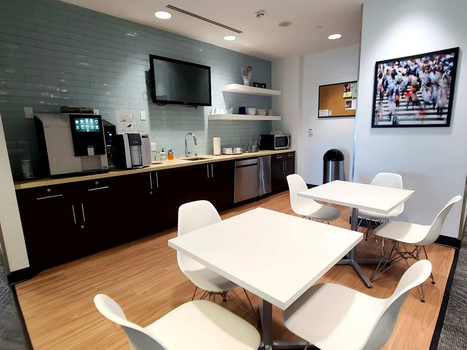 Regus CA, Newport Beach - John Wayne Airport, Kitchen, Newport Beach, CA