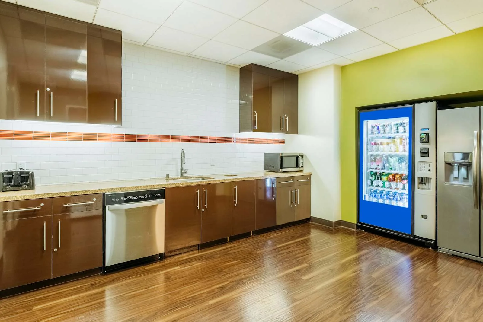 Regus CA, Orange - Orange Executive Tower, Kitchen, Orange, CA