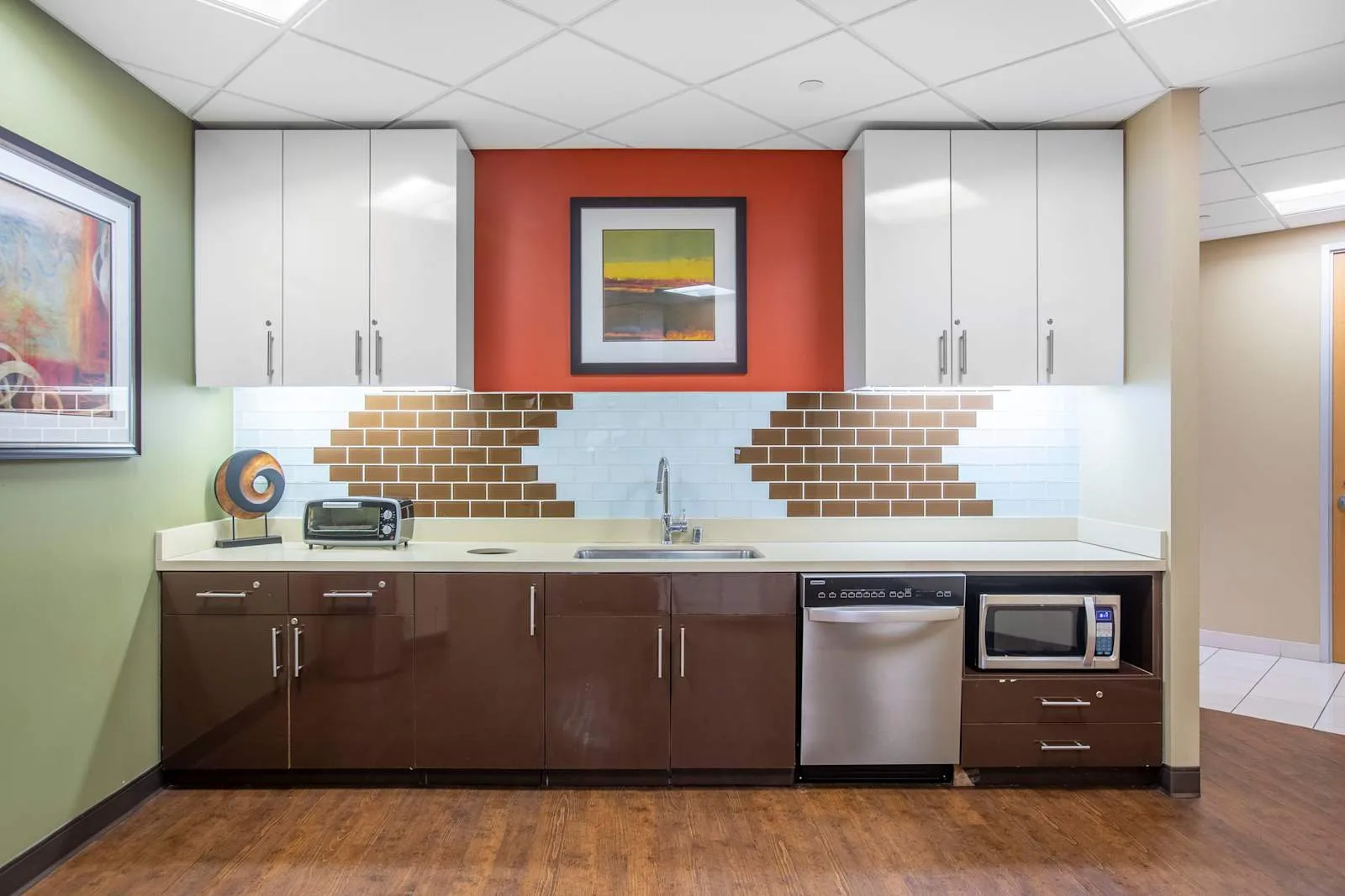 Regus CA, Pasadena – Century Square, Kitchen, Pasadena, CA