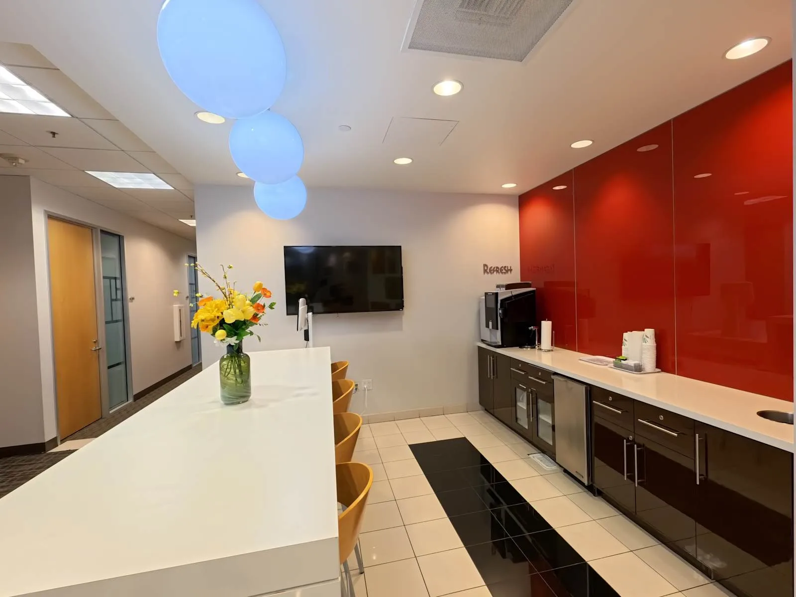 Regus CA, West Los Angeles - Howard Hughes, Kitchen, Los Angeles, CA