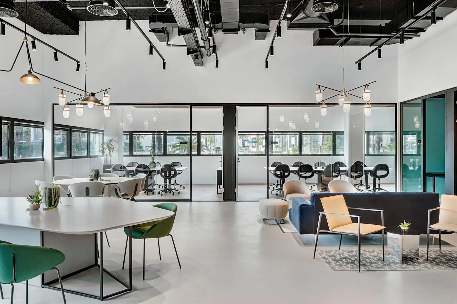 Regus CAESAREA, Business Centre Ltd, חלל עבודה משותף, קיסריה