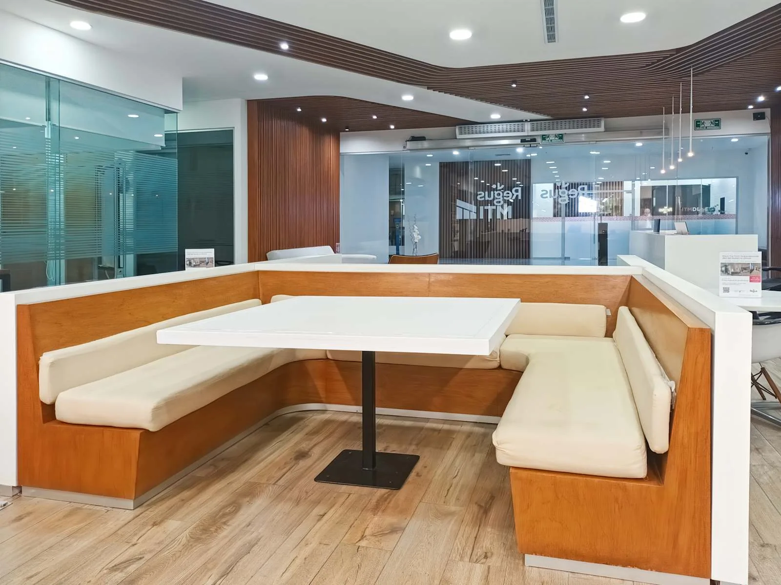 Regus CANCUN, Regus Convention Center, Coworking space, Cancún