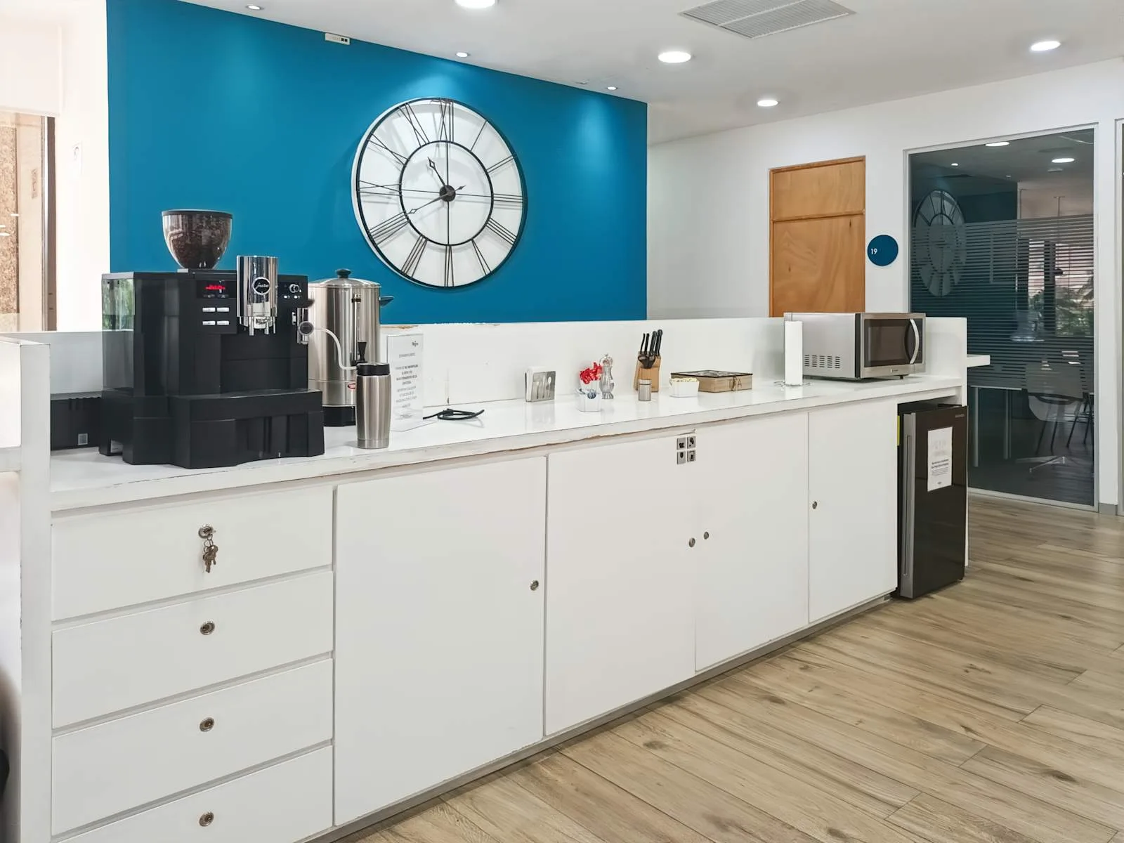 Regus CANCUN, Regus Convention Center, Kitchen, Cancún