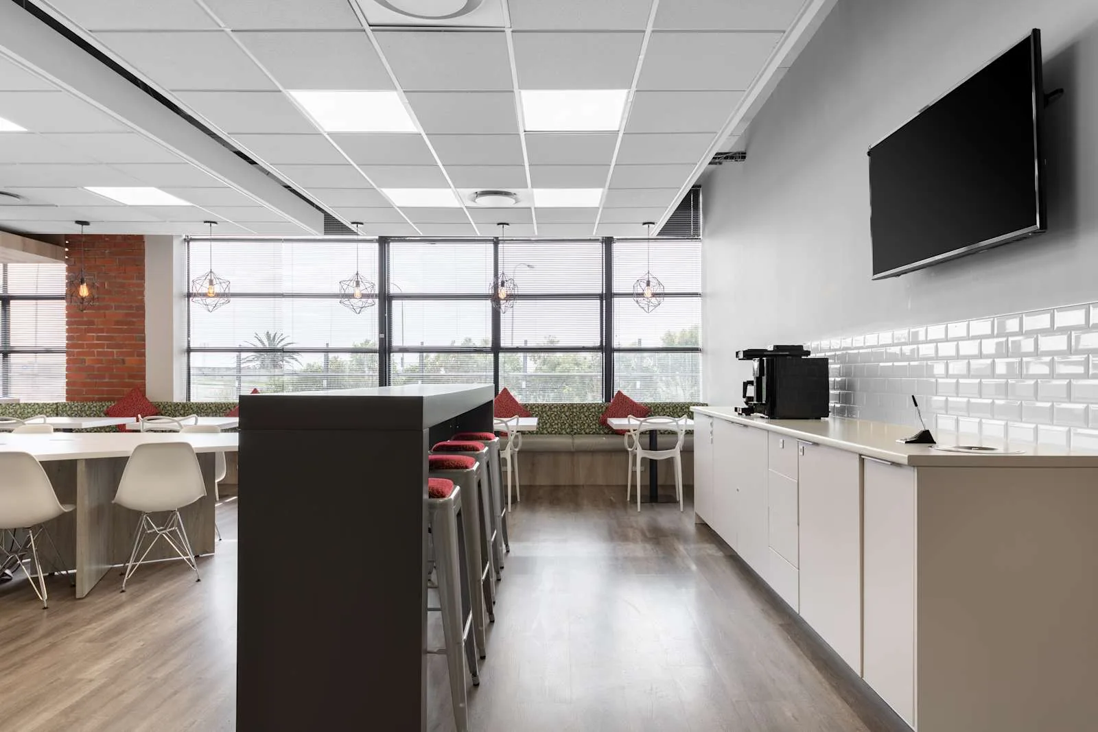 Regus CAPE TOWN, Black River Park, Cafeteria, Cape Town