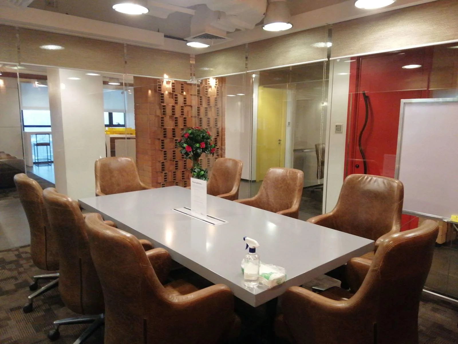 Regus CEBU, Apple One Equicom Tower、8人会议室、宿务市