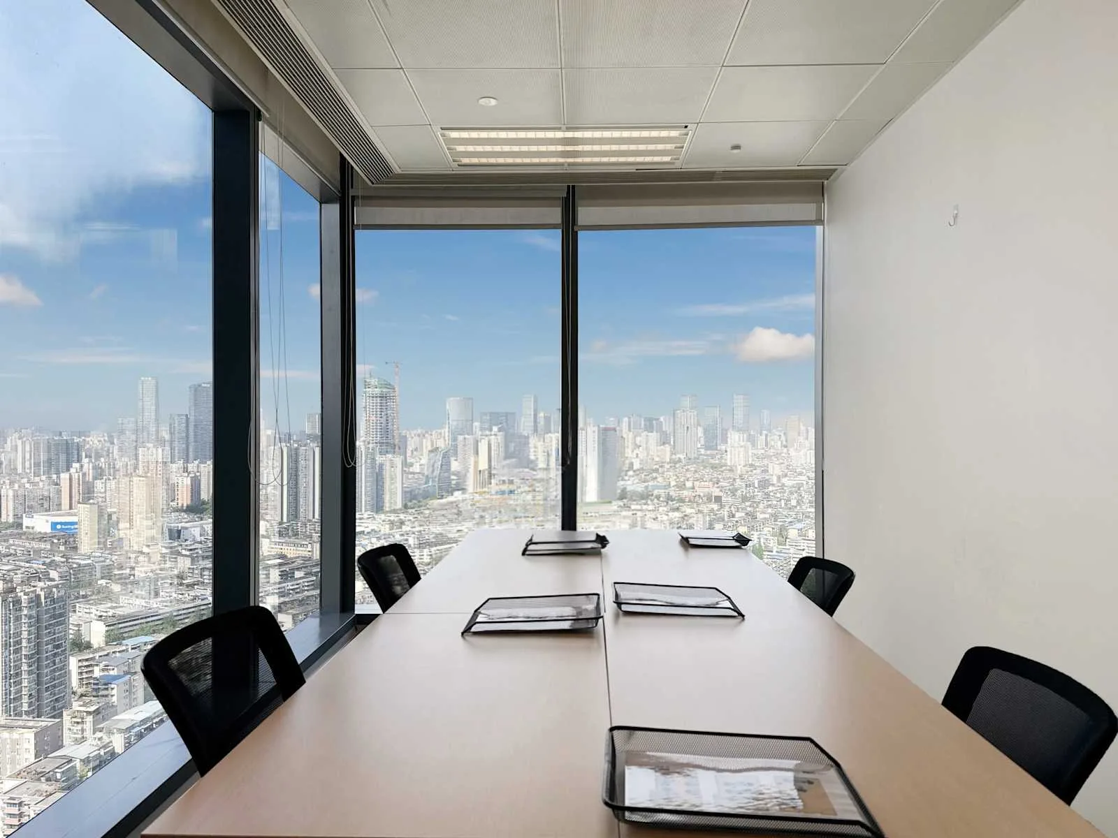 Regus CHENGDU, China Resources Building、6人会议室、成都市