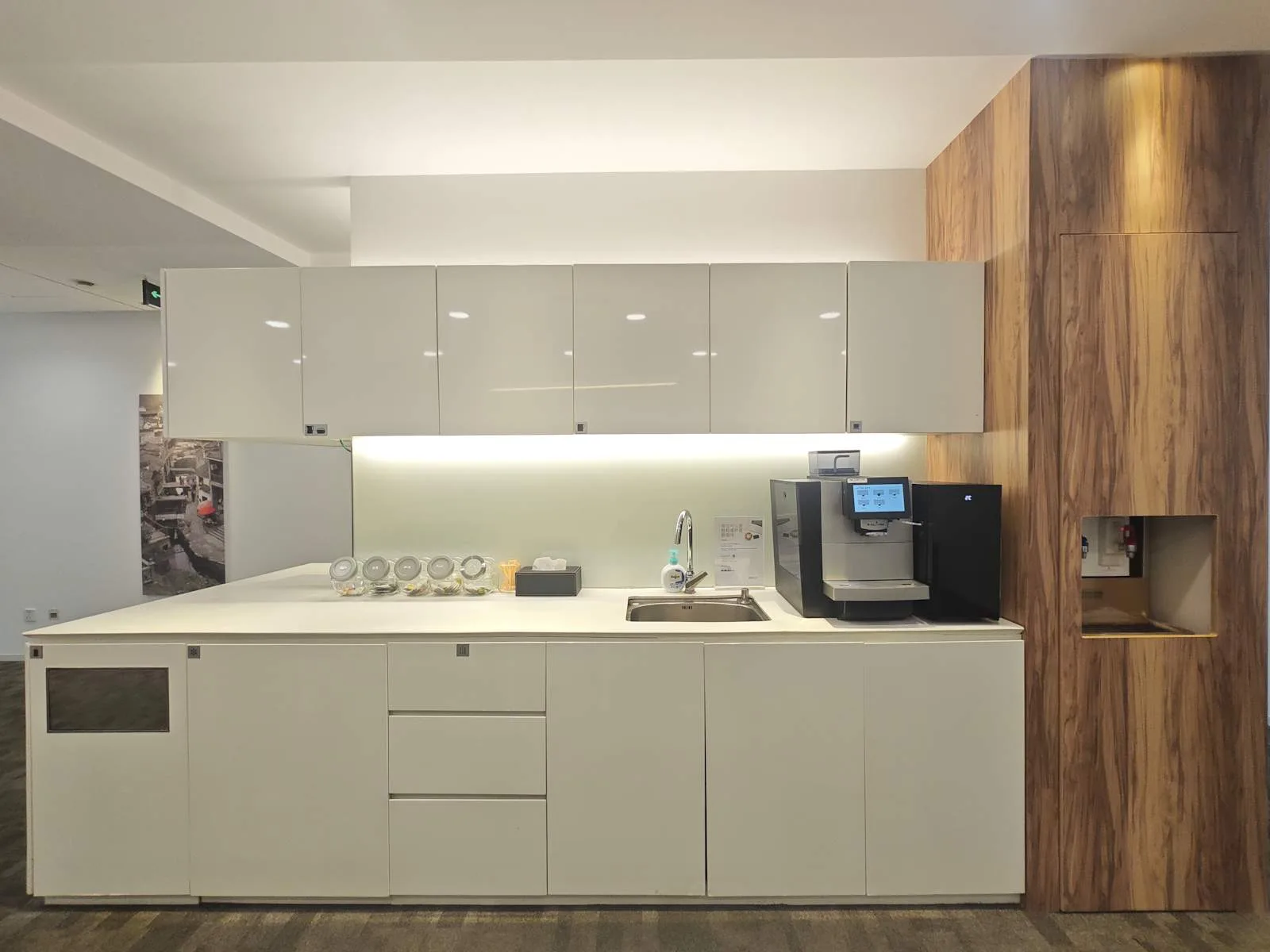 Regus CHENGDU, China Resources Building, Kitchen, Chengdu