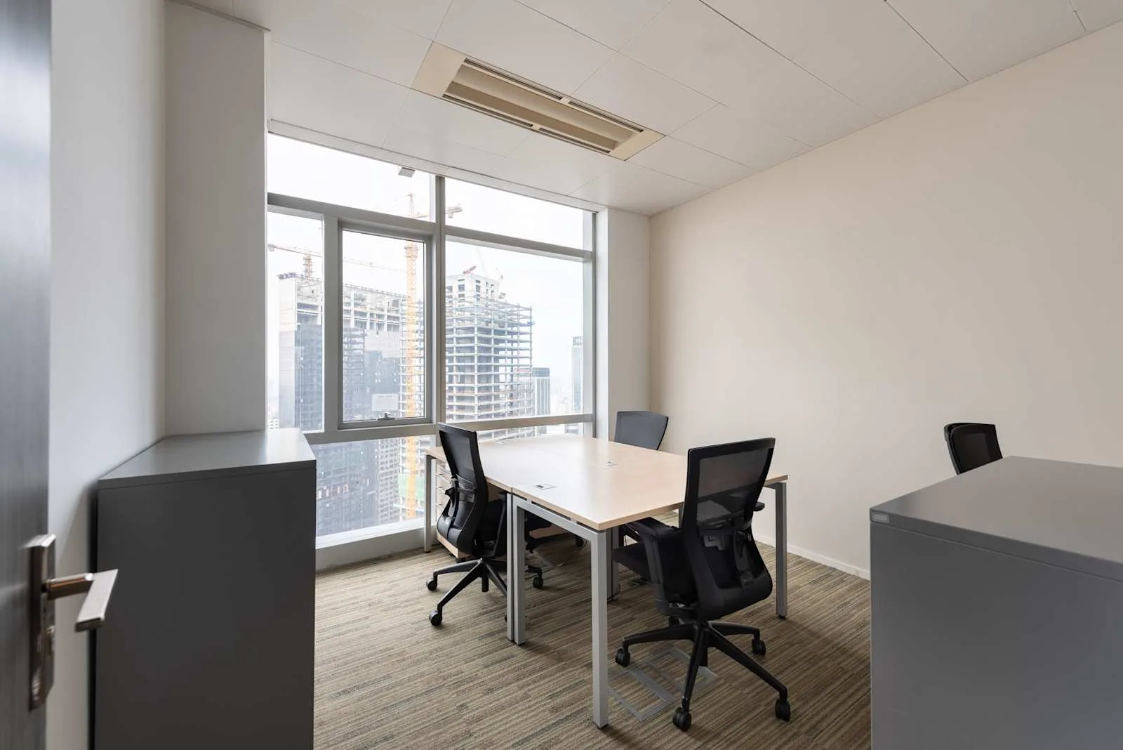 Regus CHENGDU, Yanlord Landmark、4个工位的独立办公室、成都市