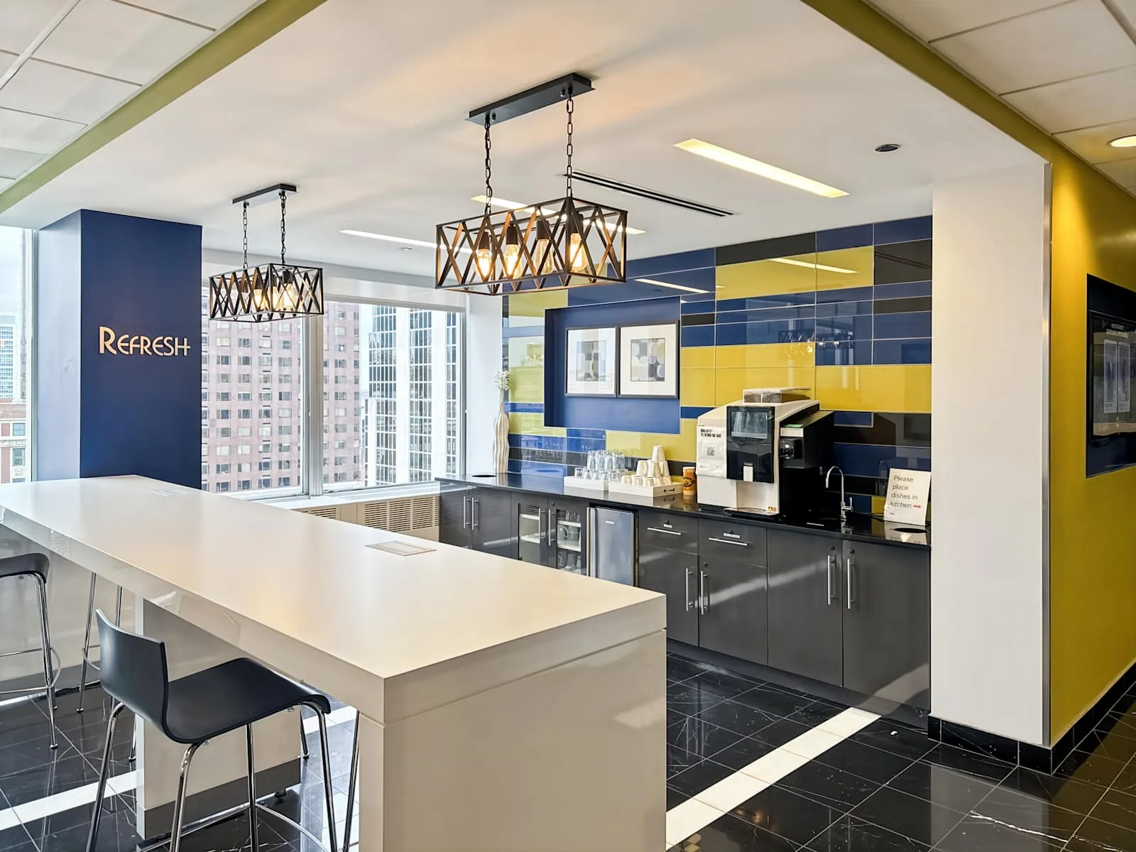 Regus IL, Chicago - 111 W. Jackson, Kitchen, Chicago, IL