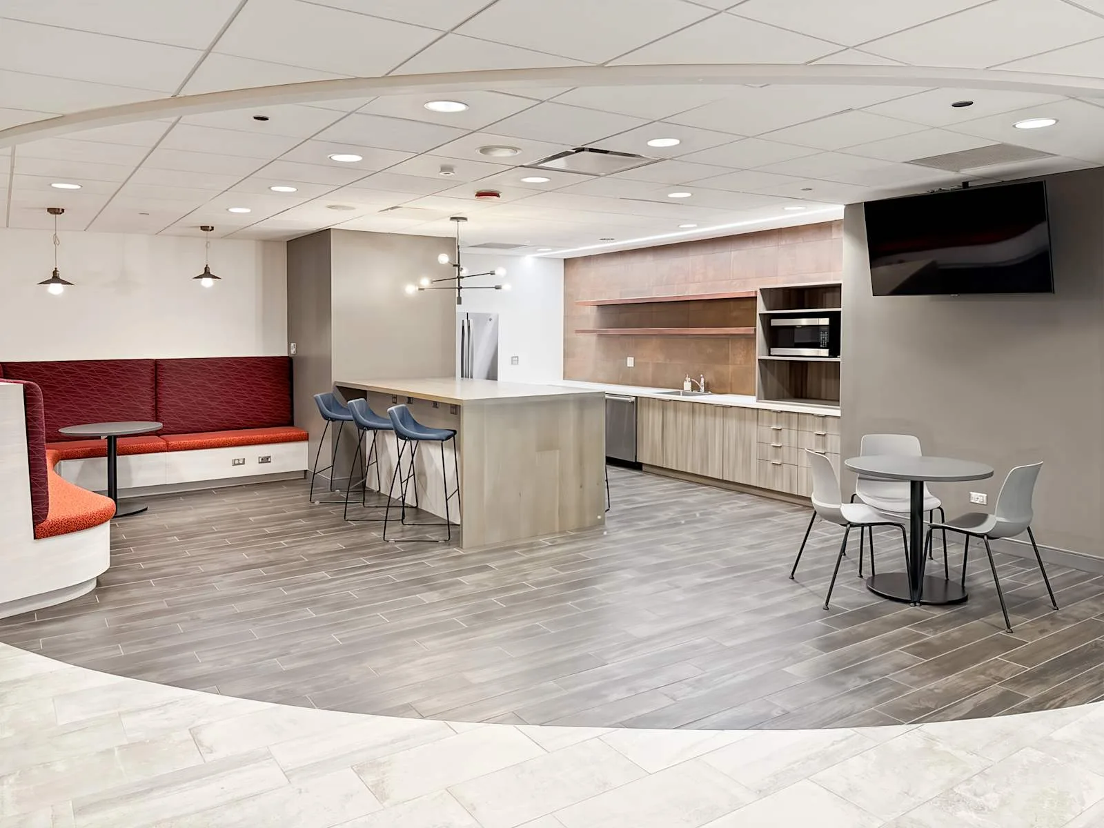 Regus IL, Chicago - 150 N. Michigan, Kitchen, Chicago, IL