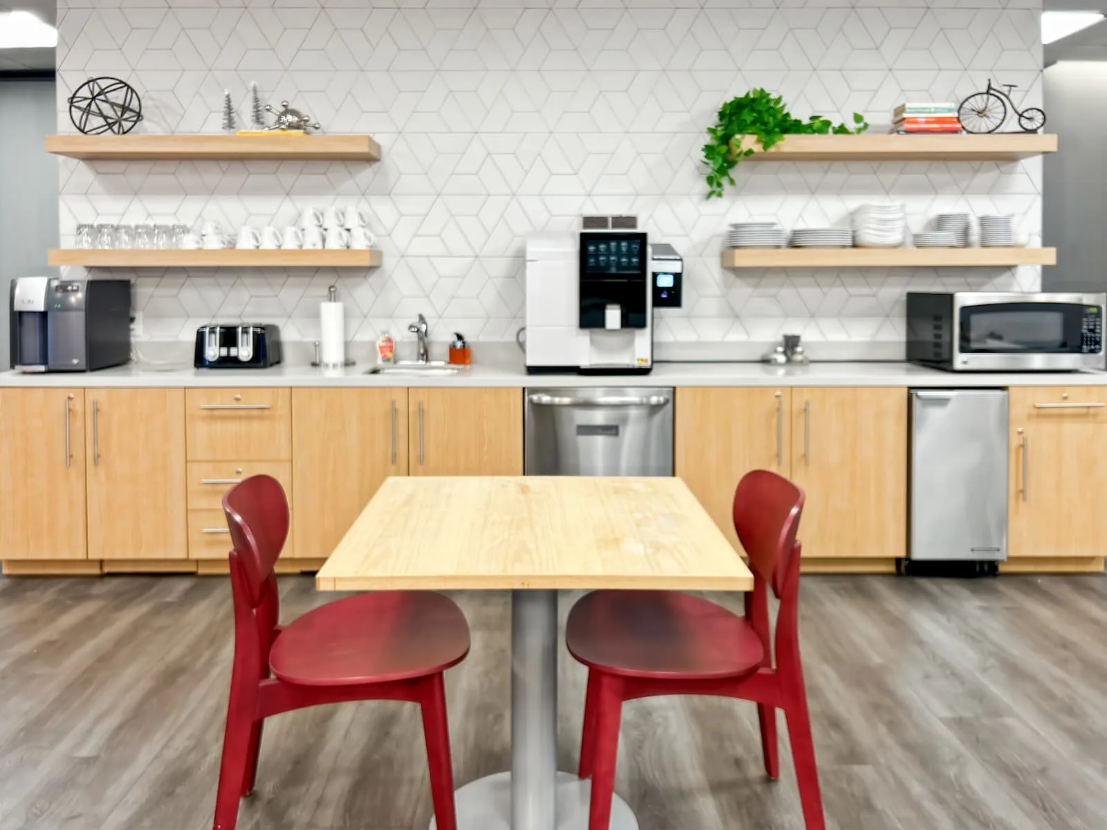 Regus IL, Chicago - 401 North Michigan, Kitchen, Chicago, IL