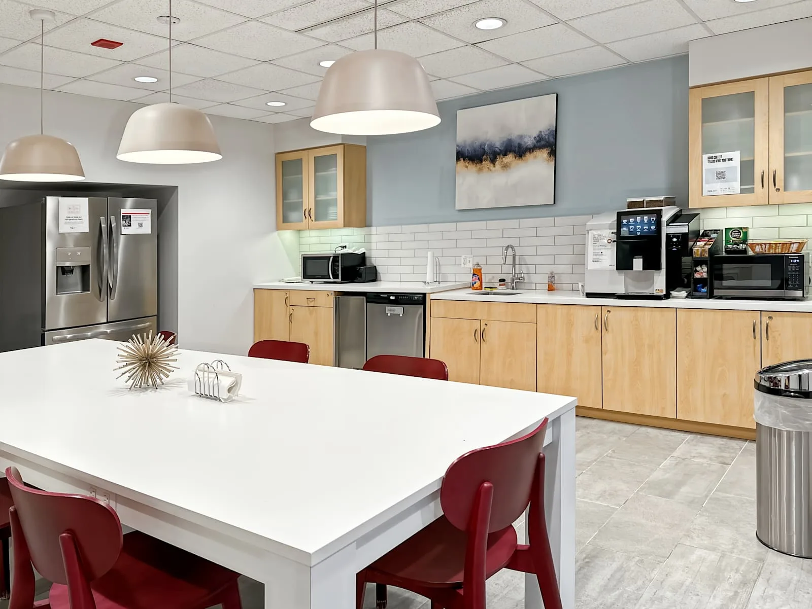 Regus IL, Chicago-CBD - West Loop 200 S. Wacker, Kitchen, Chicago, IL