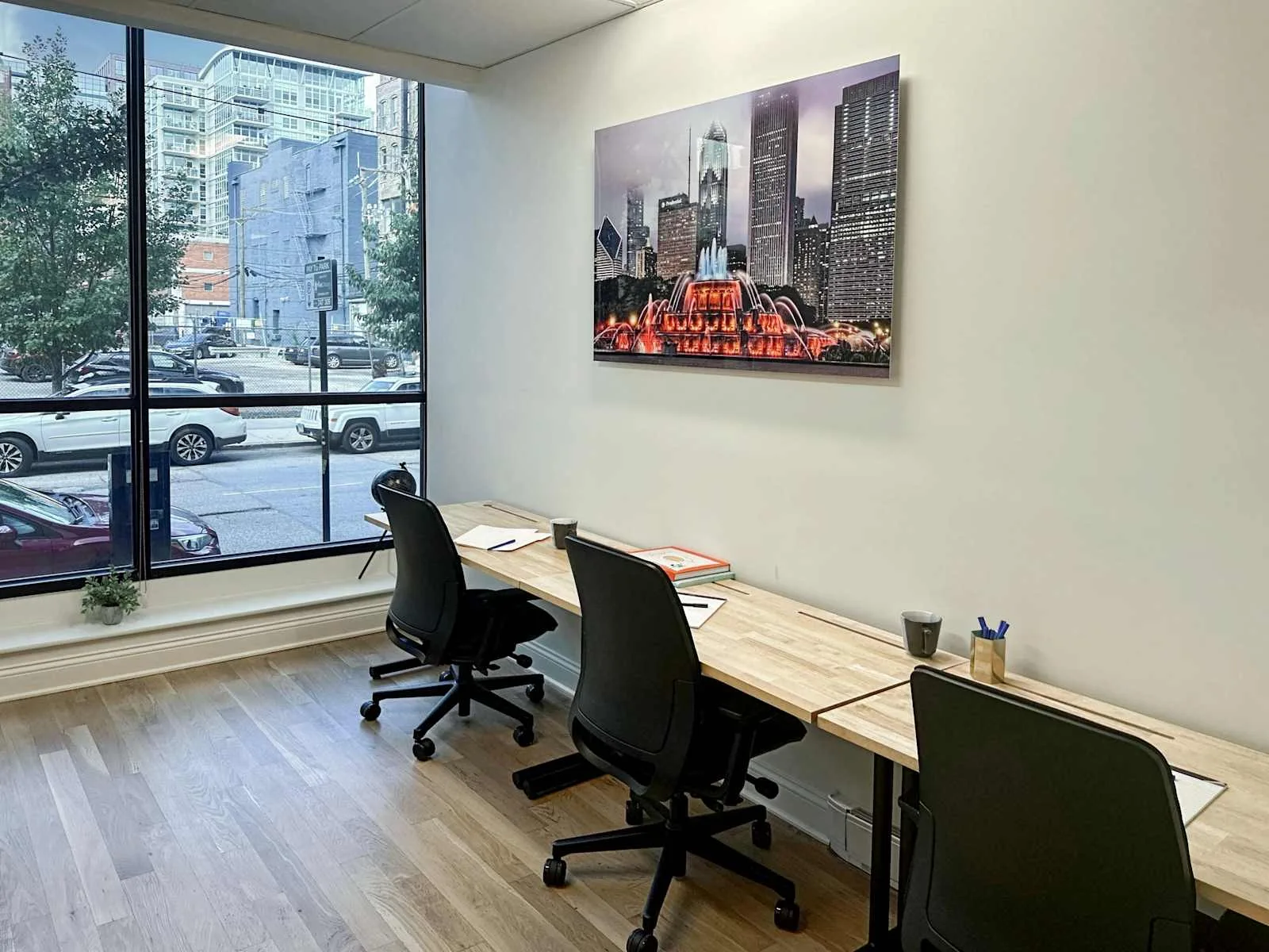 Regus IL, Chicago - N Green St, Private office, 3 desks, Chicago, IL