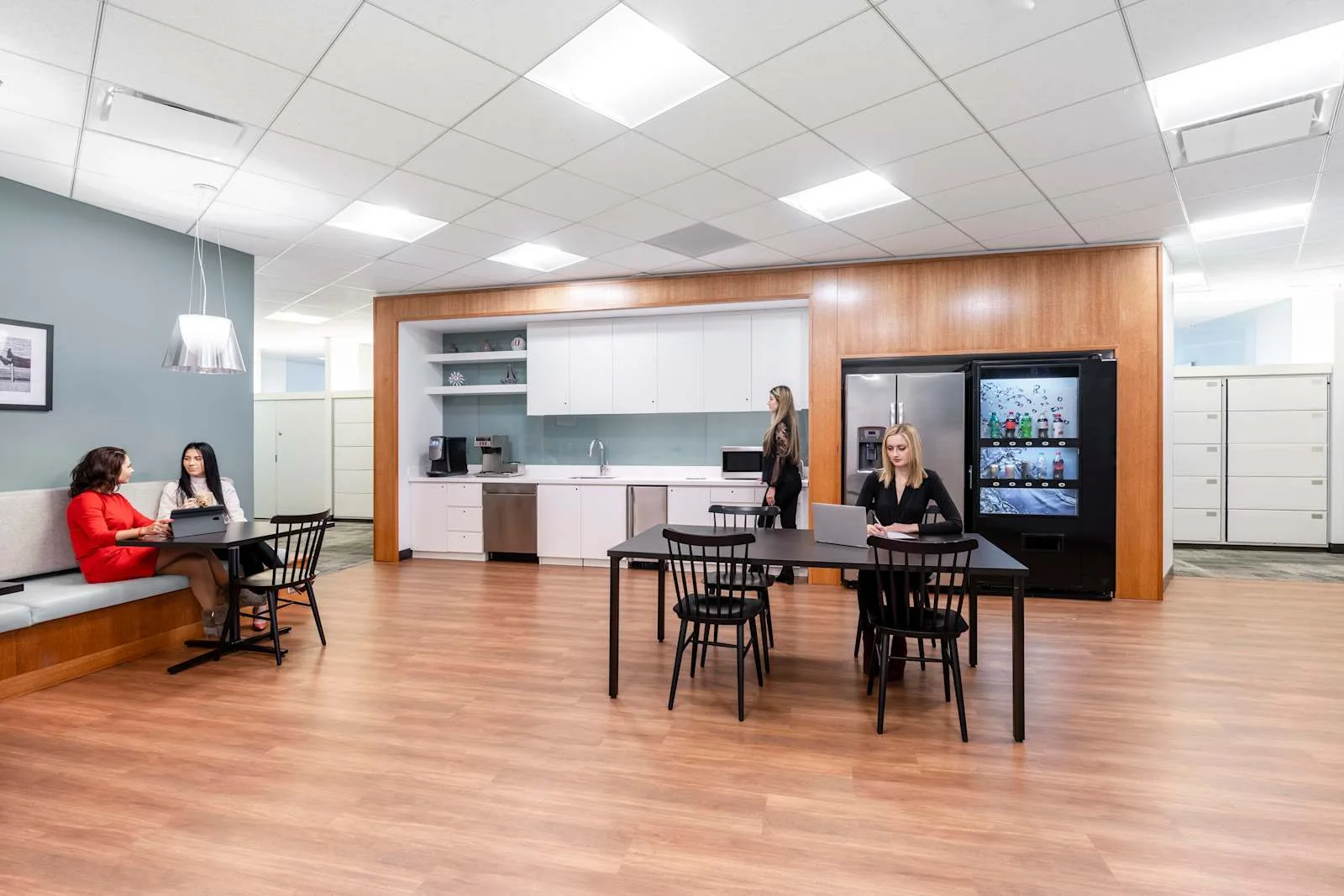 Regus IL, Chicago - O'Hare Airport, Cafeteria, Rosemont, IL