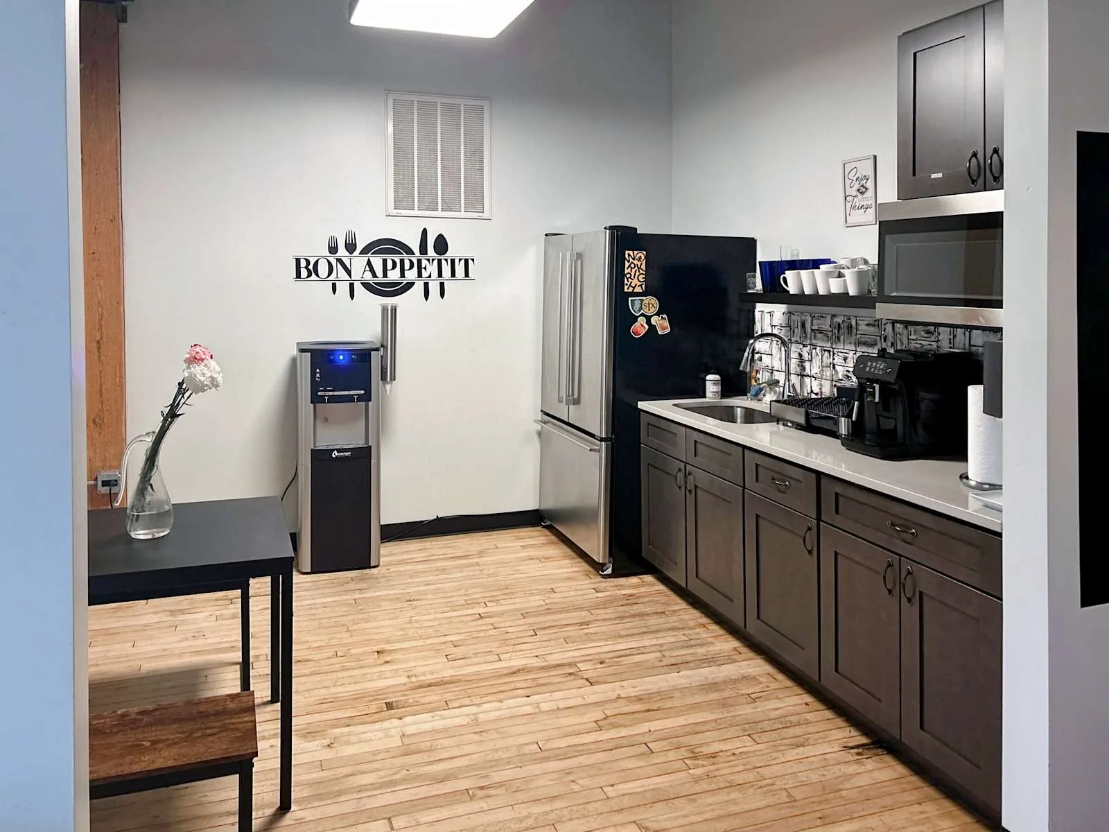 Regus IL, Chicago - Ravenswood Ave, Kitchen, Chicago, IL