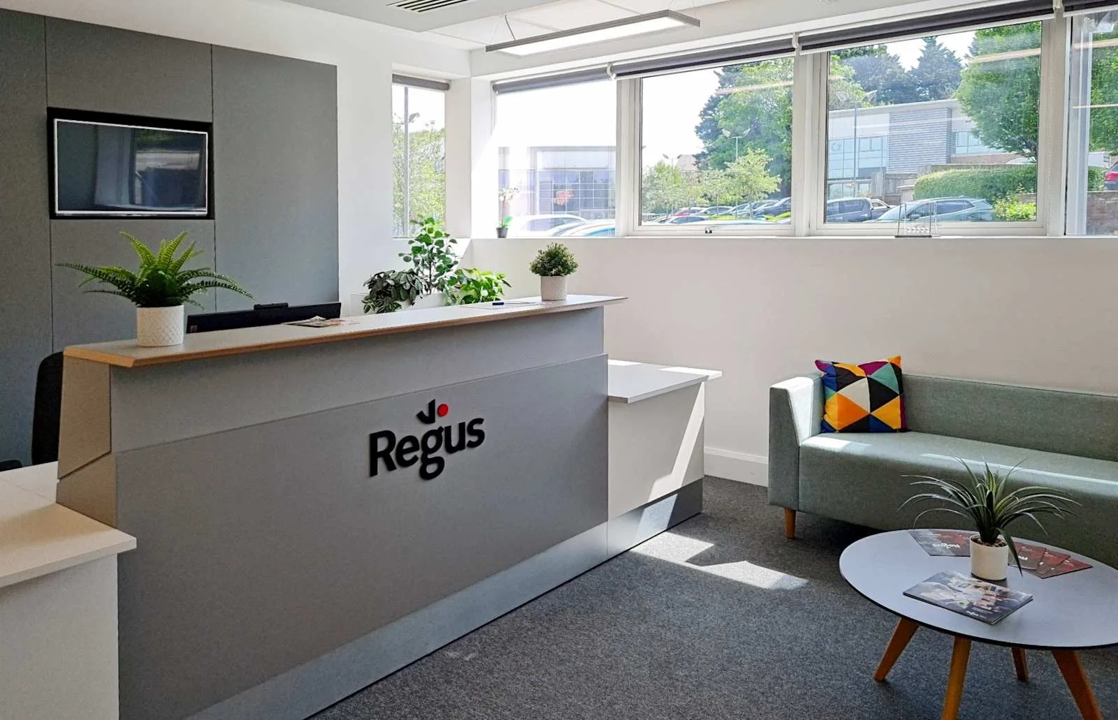 Regus Chippenham, Methuen Park, Reception, Chippenham