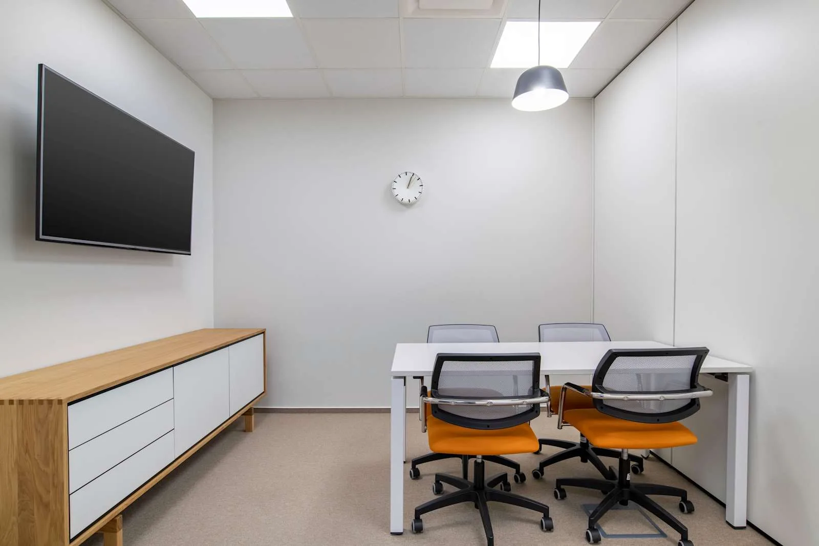 Regus Cluj-Napoca, Central Business Plaza, Sală de ședințe pentru 4 persoane, Cluj-Napoca