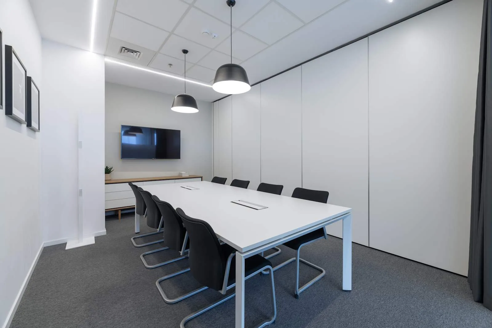 Regus Cluj-Napoca, Iulius Business Centre, Sală de ședințe pentru 8 persoane, Cluj-Napoca