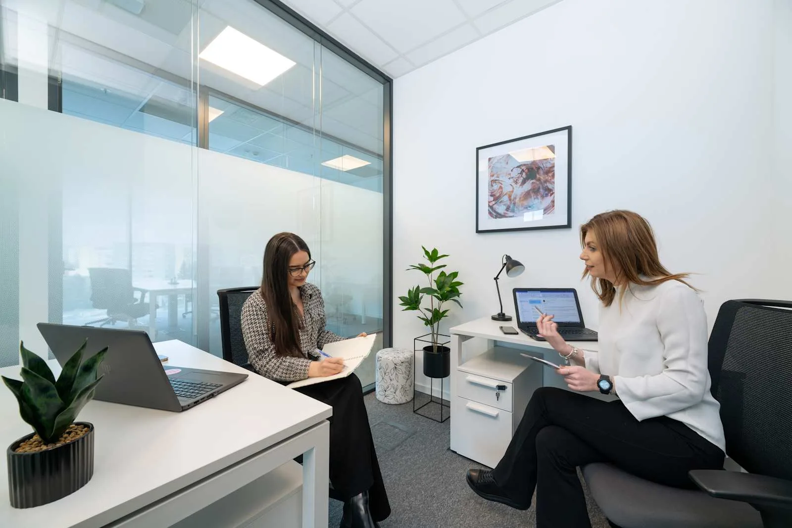 Regus Cluj-Napoca, Iulius Business Centre, Birou privat cu 2 posturi de lucru, Cluj-Napoca