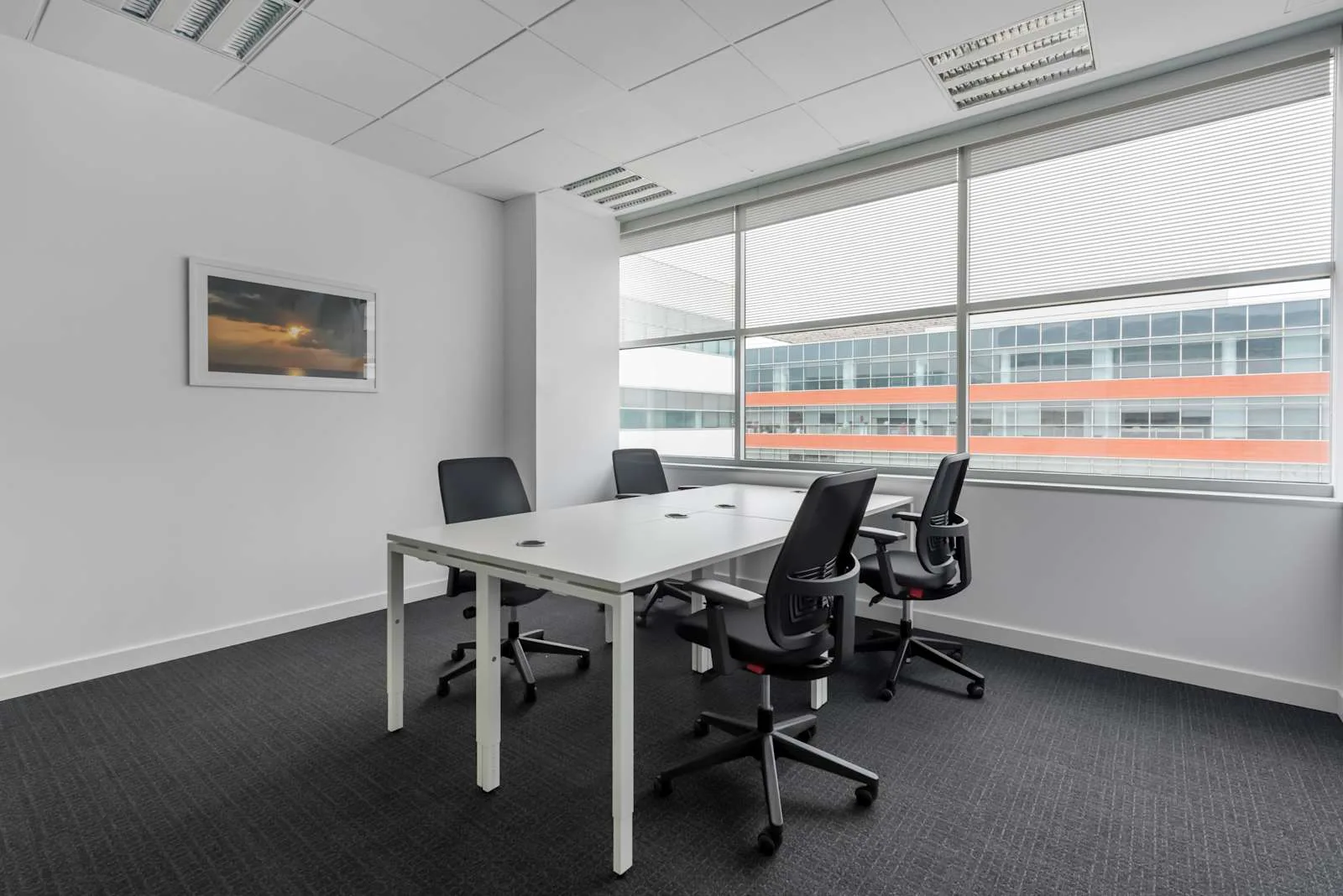 Regus CORNELLÀ DE LLOBREGAT, WTC Almeda Park Cornellà, Despacho privado con 4 puestos, Cornellà de Llobregat