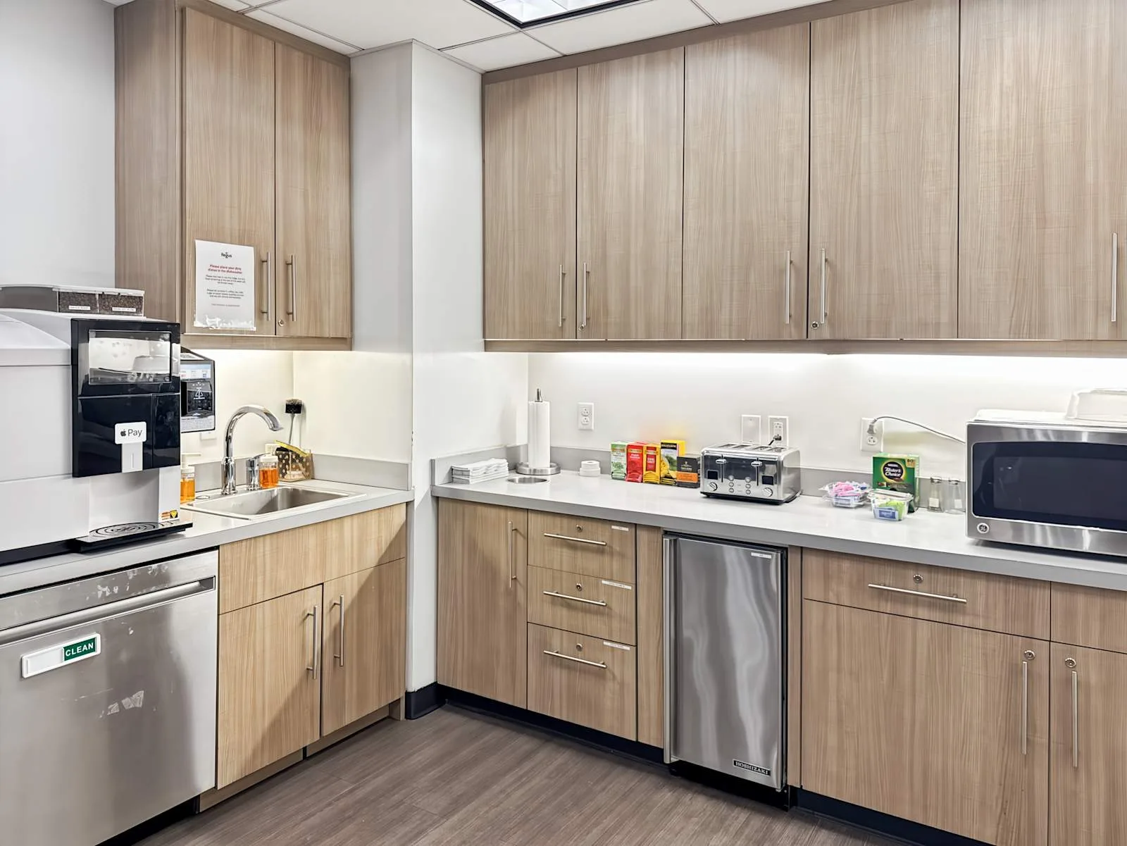 Regus CT, New Haven - Connecticut Financial, Kitchen, New Haven, CT