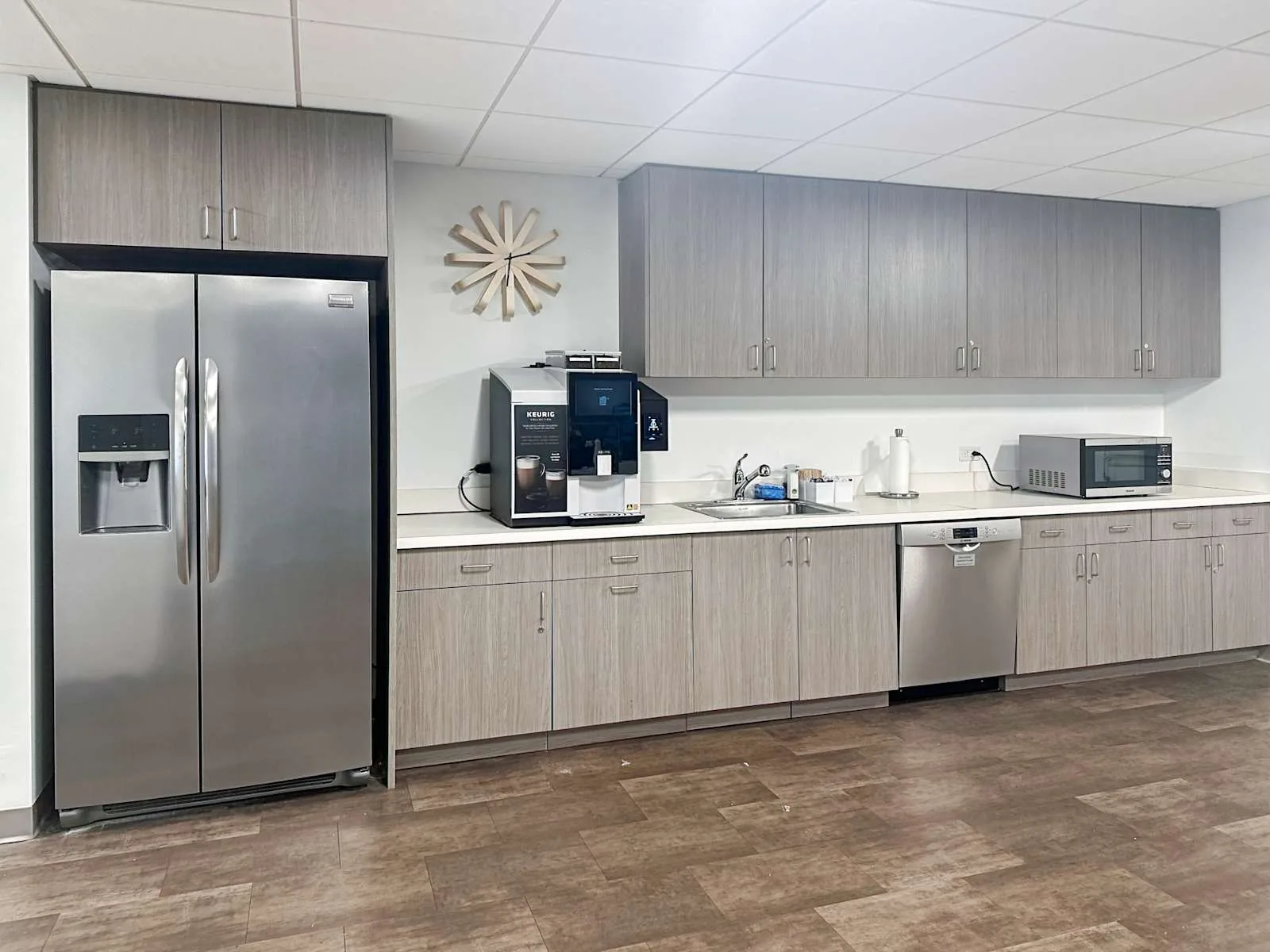 Regus CT, Stamford - West Broad St, Kitchen, Stamford, CT