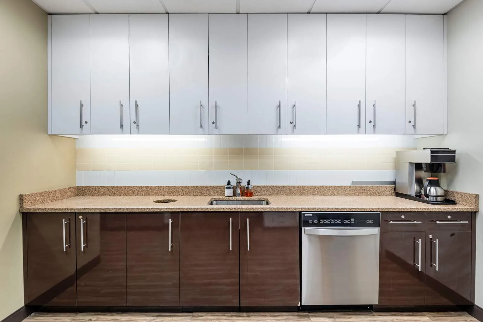 Regus CT, Westport - Westport View Corporate Center, Kitchen, Westport, CT