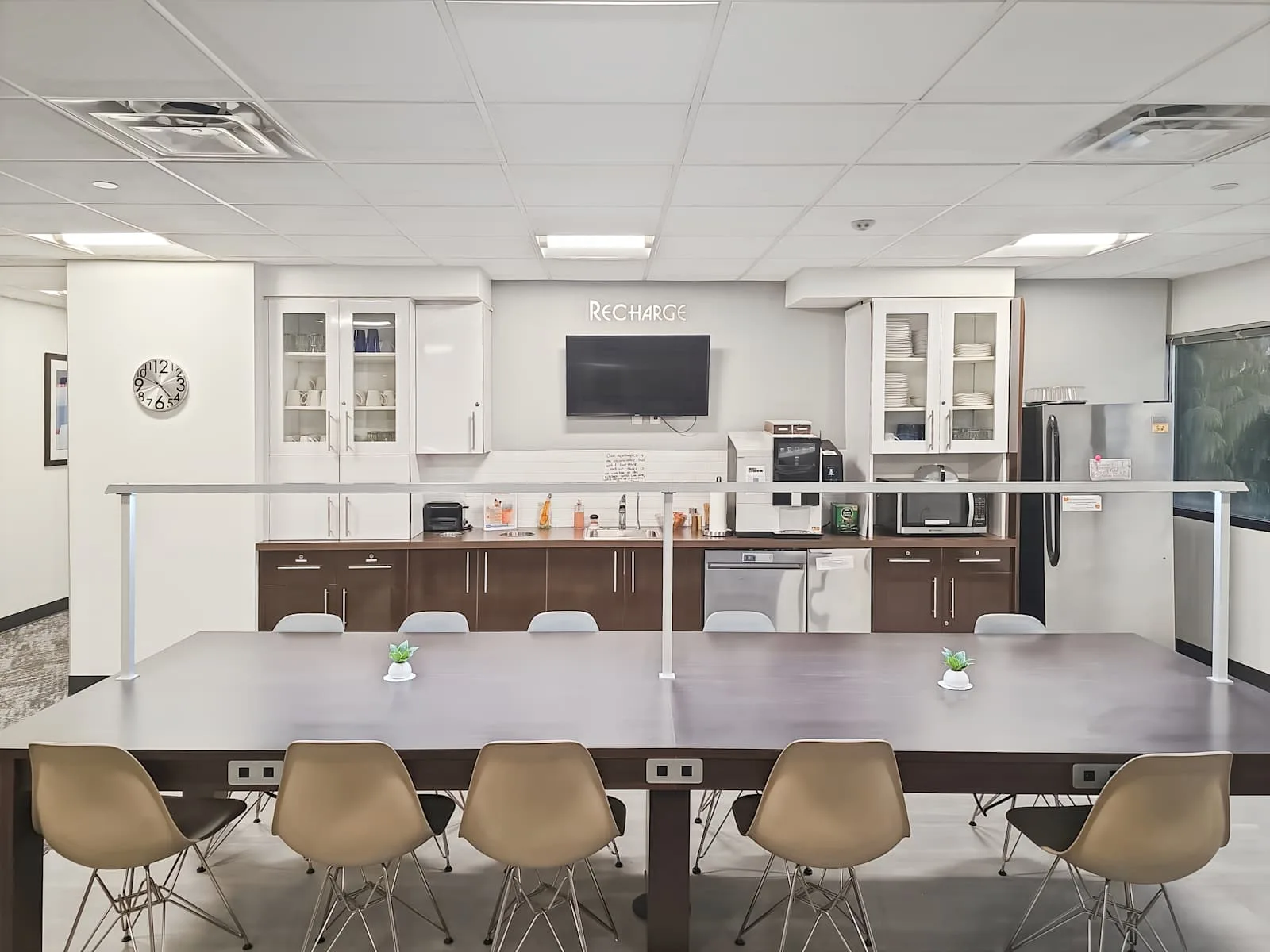 Regus CT, Windsor - 360 Bloomfield, Cafeteria, Windsor, CT