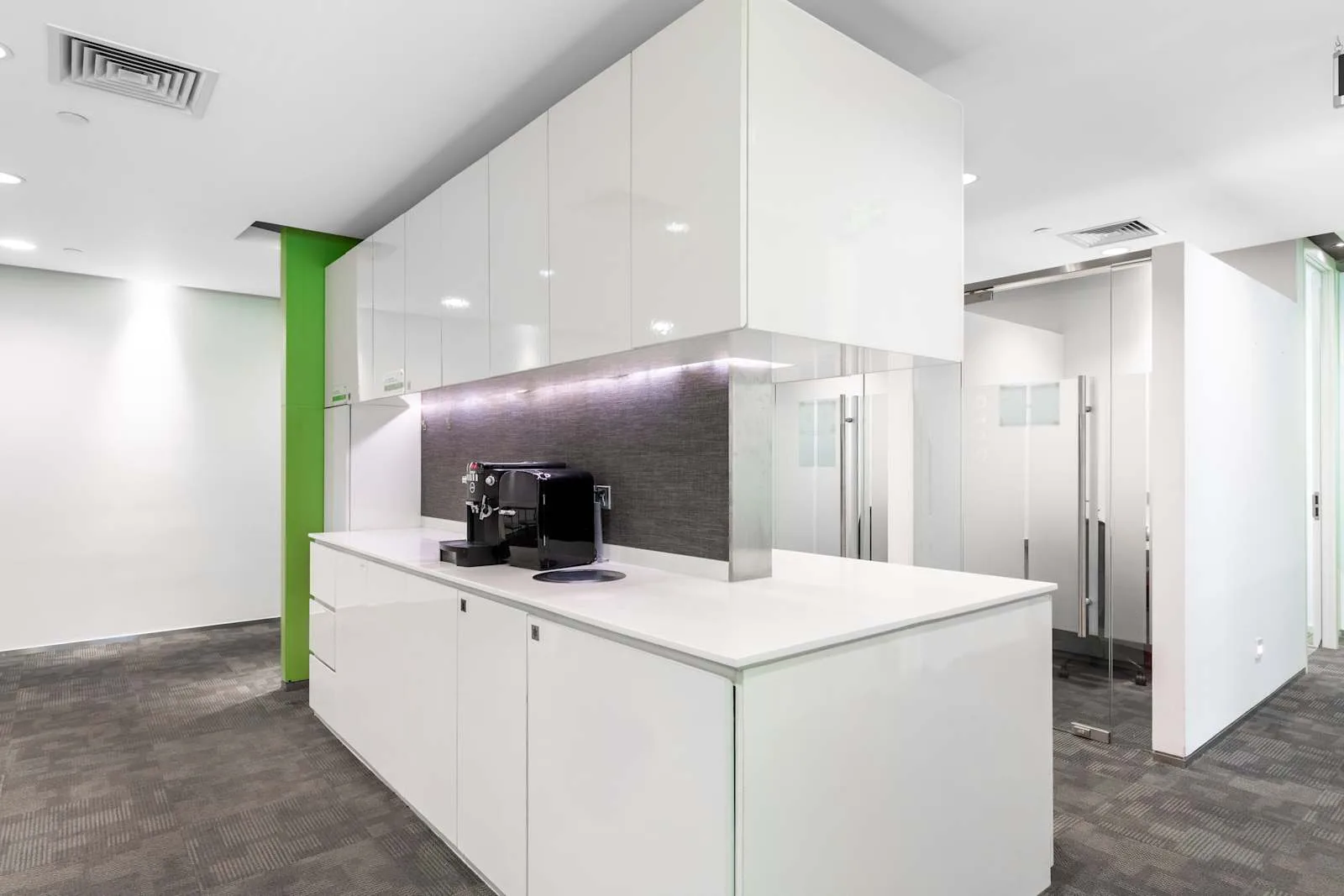 Regus DALIAN, Xiwang Tower、厨房、Dalian