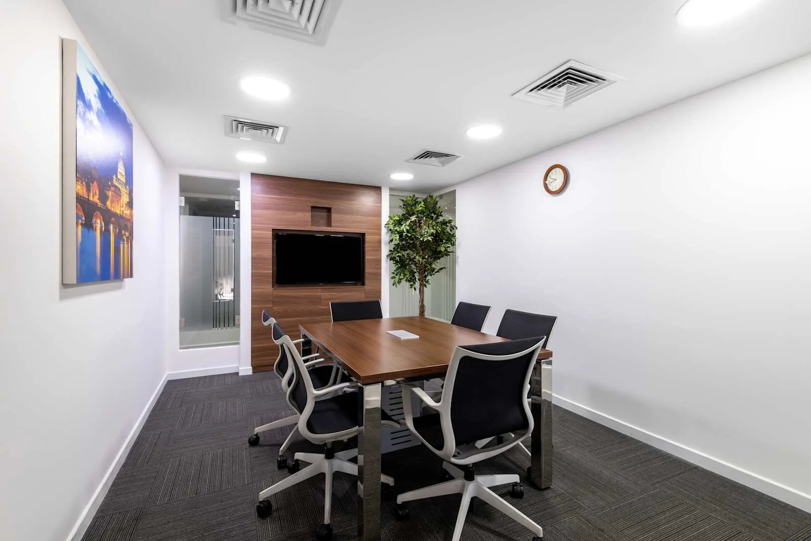 Regus DBAYEH, Le Mall, Meeting room for 6 people, Beirut