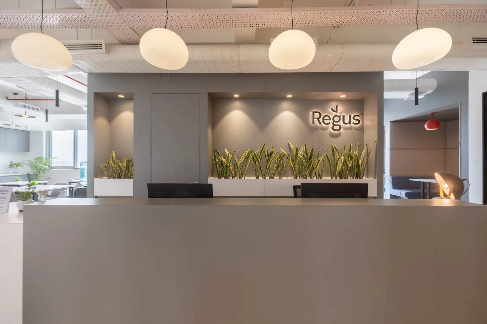 Regus Delhi, The Address, स्वागत कक्ष, नोएडा