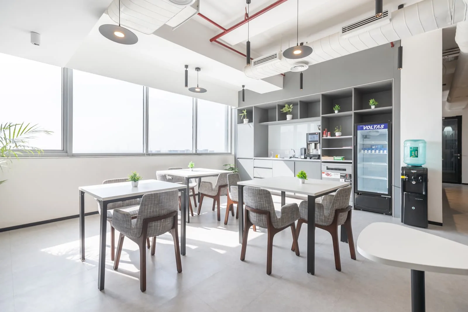 Regus Delhi, The Address, कैफेटेरिया, नोएडा