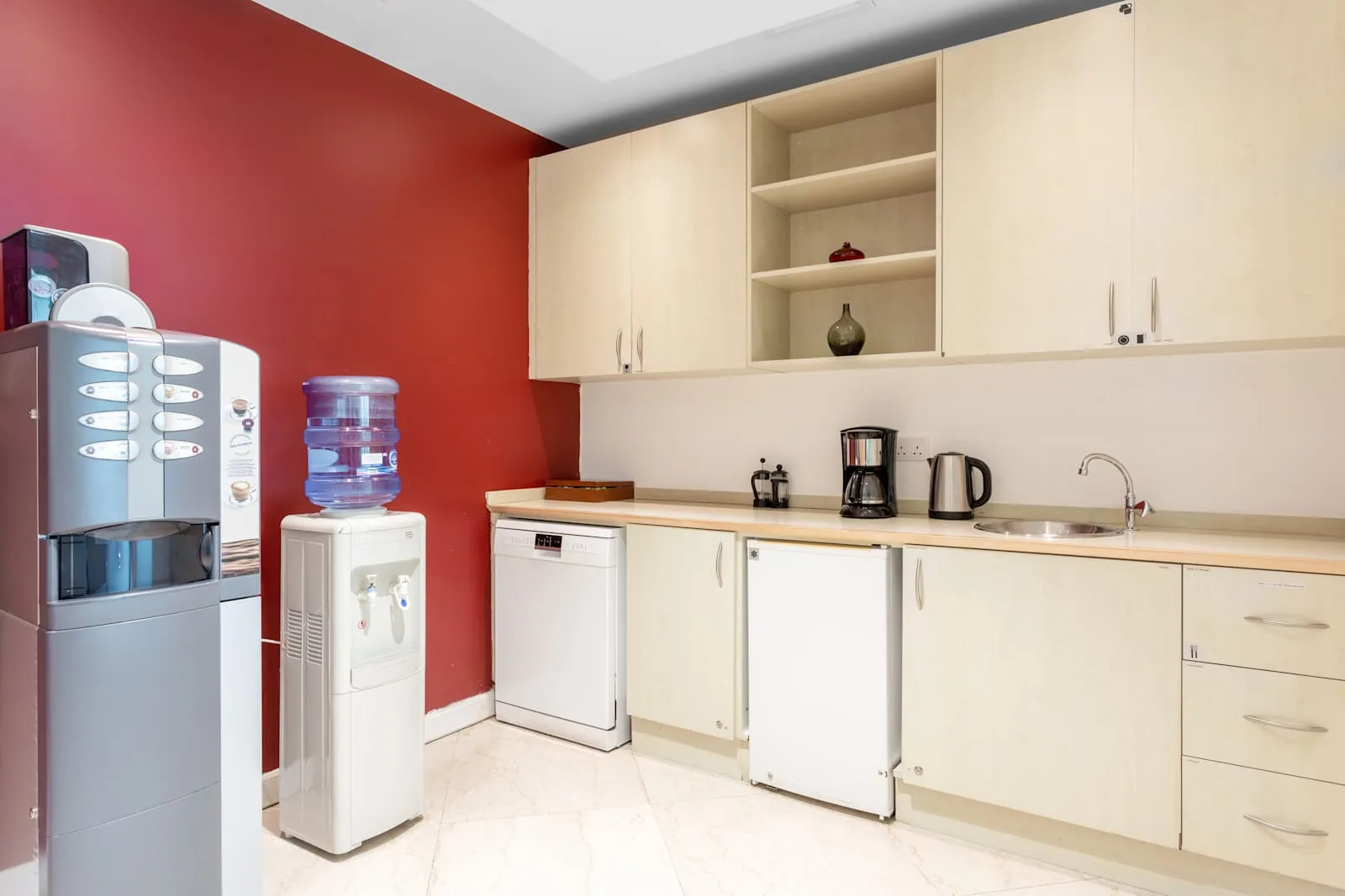 Regus DUBAI, BCW - JAFZA View 18 & 19, Kitchen, Media City, Dubai,