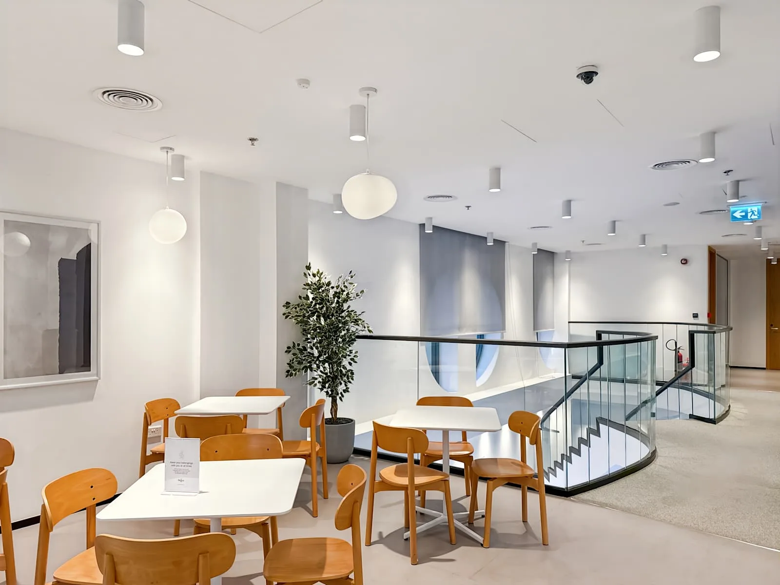 Regus Dubai, Deira City Center, Cafetería, Dubai