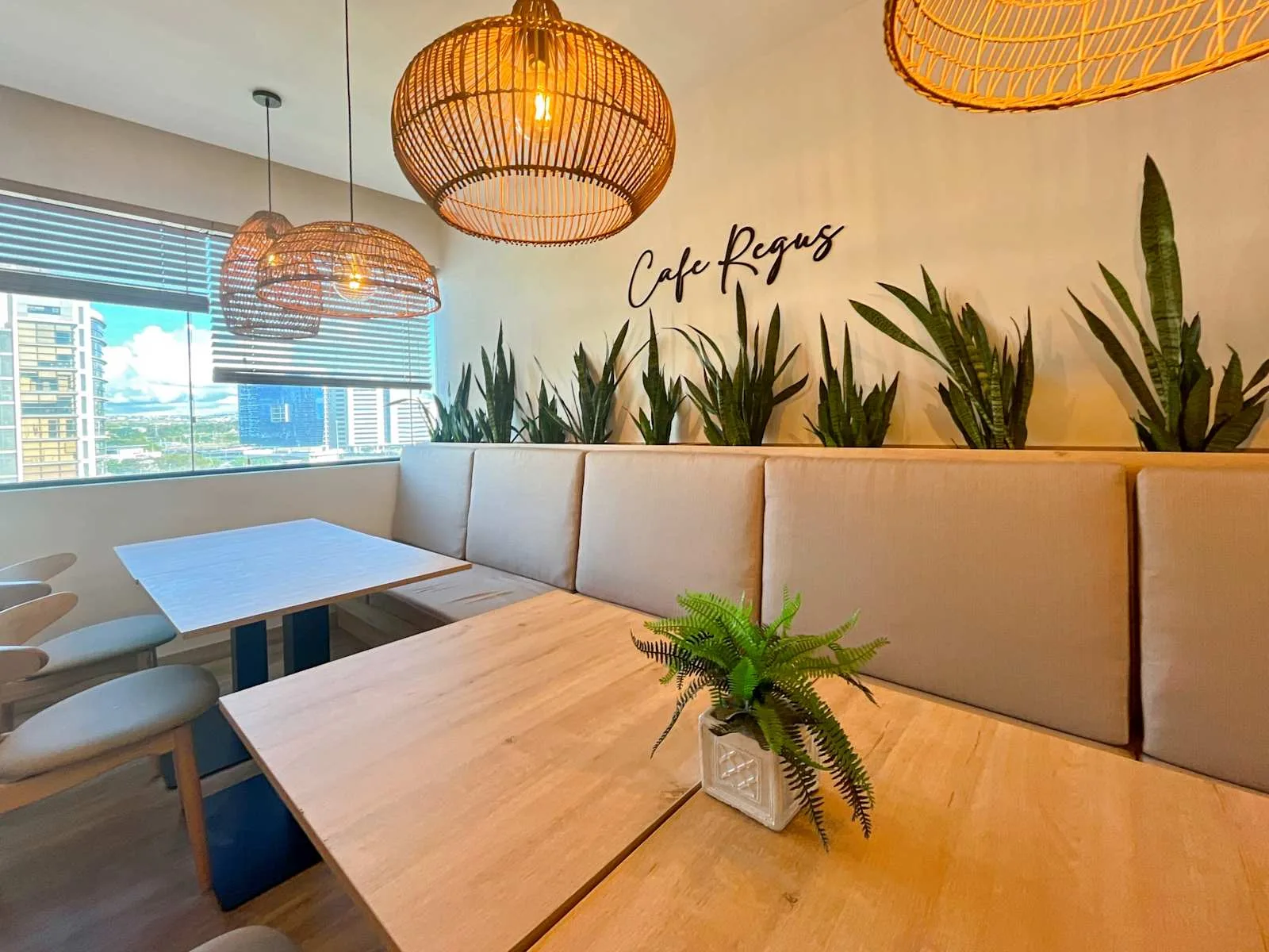 Regus Ebene, Nexsky Building, Cafeteria, Ebene