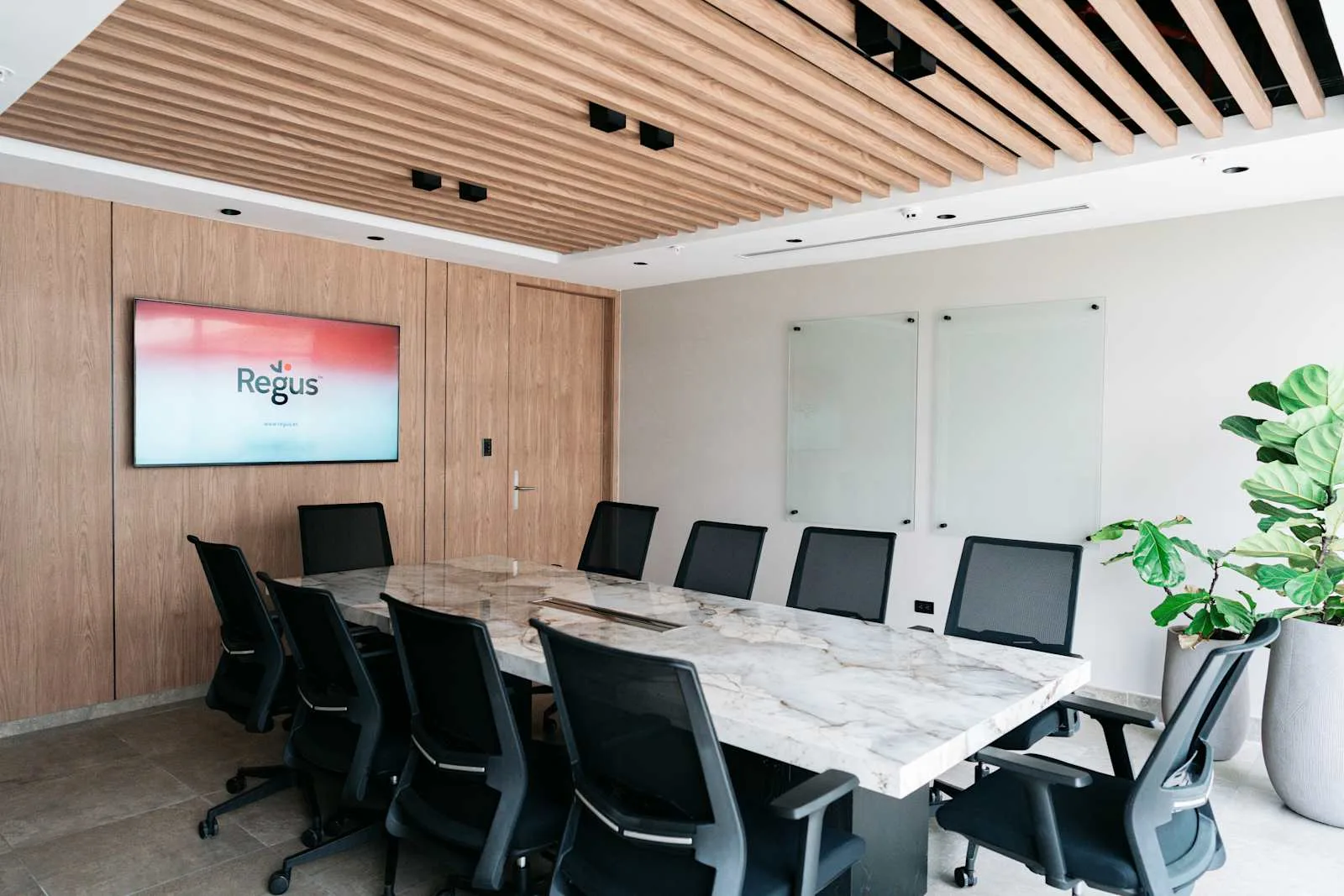 Regus ECUADOR, Guayaquil, Los Arcos Plaza, Meeting room for 9 people, Guayaquil