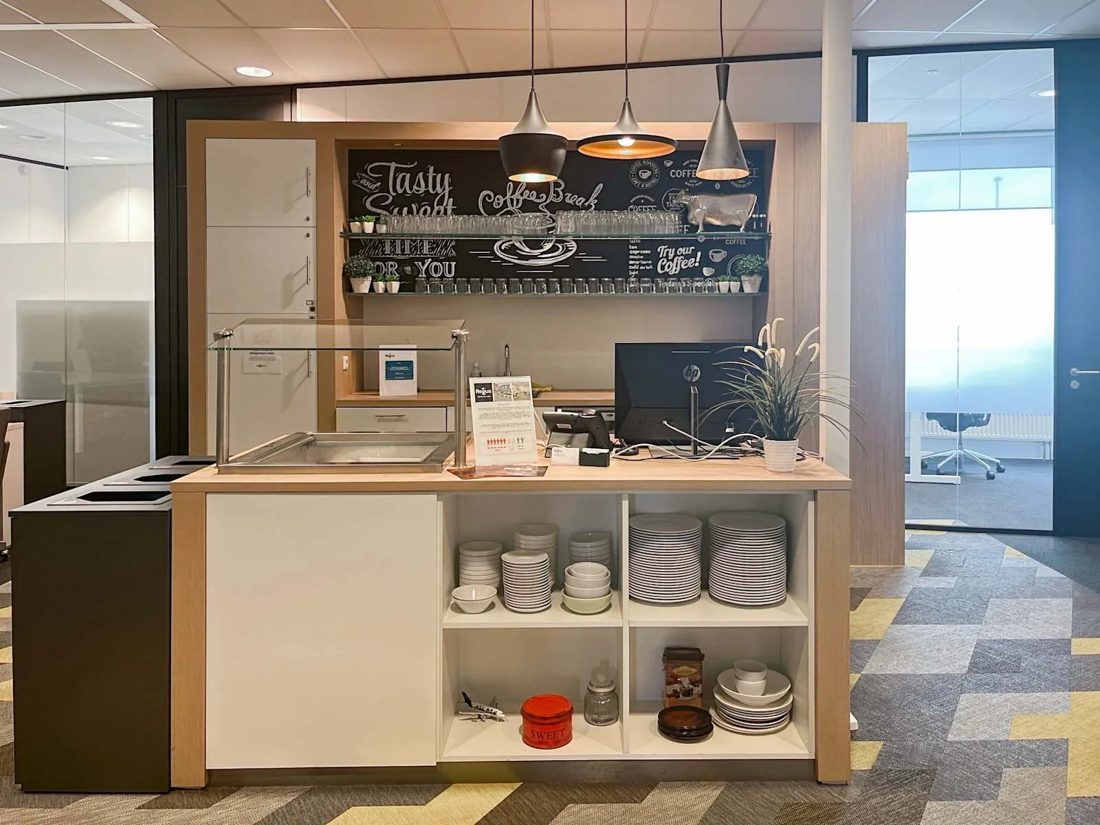 Regus EINDHOVEN, Flight Forum, Cafeteria, Eindhoven