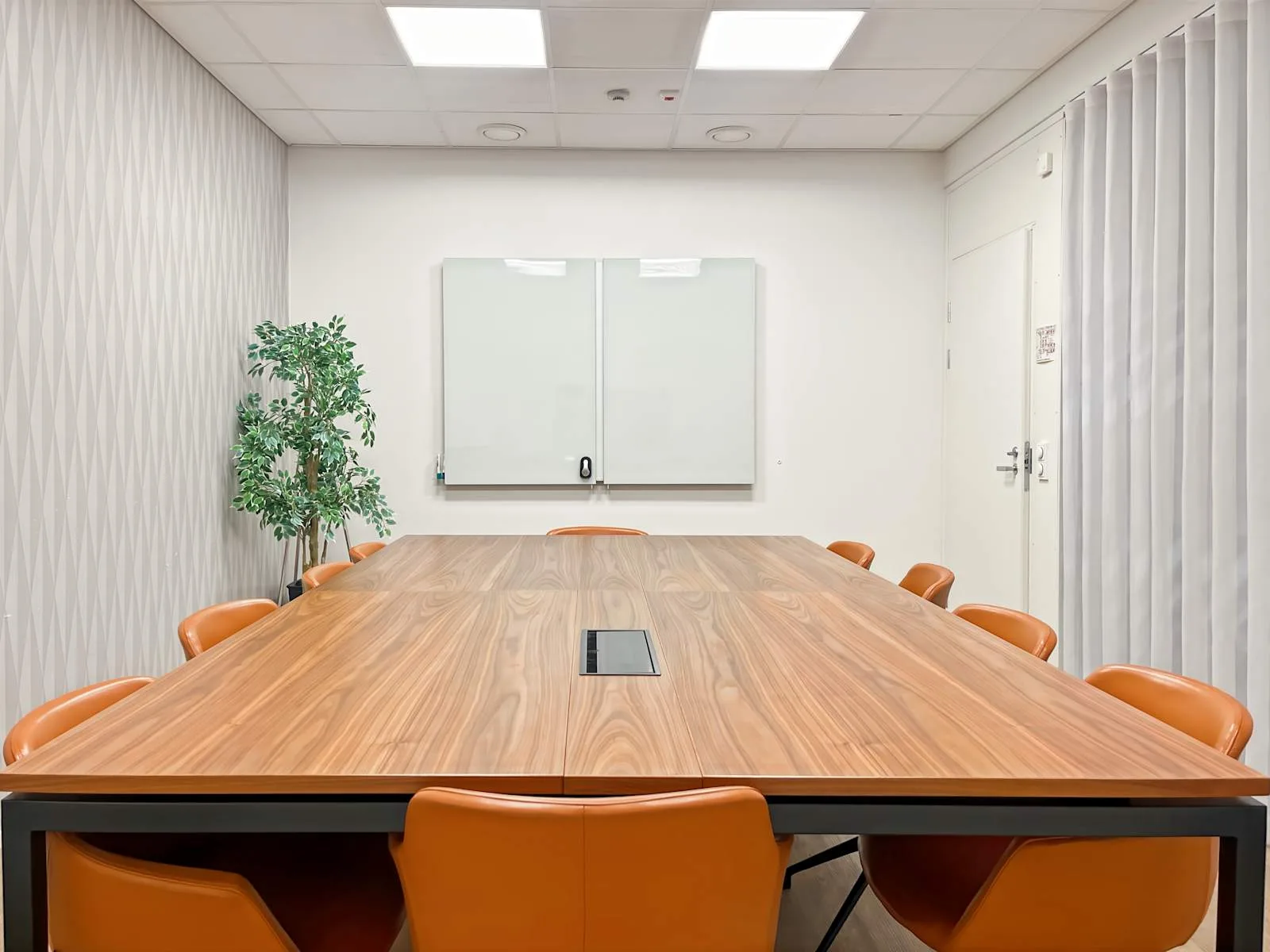 Regus ESPOO, Alberga Business Center, Kokoushuone 10 hengelle, Espoo
