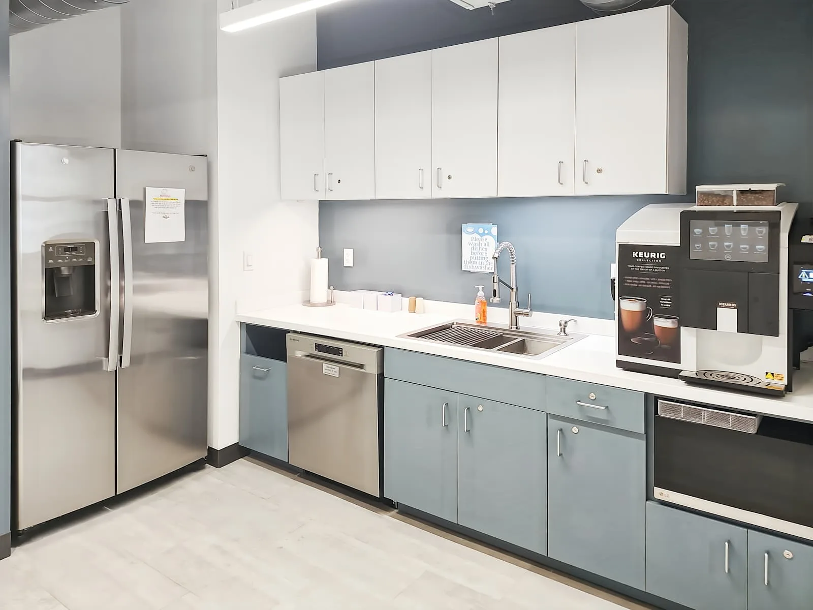 Regus FL, Jacksonville - Greenleaf & Crosby Building, Kitchen, Jacksonville, FL