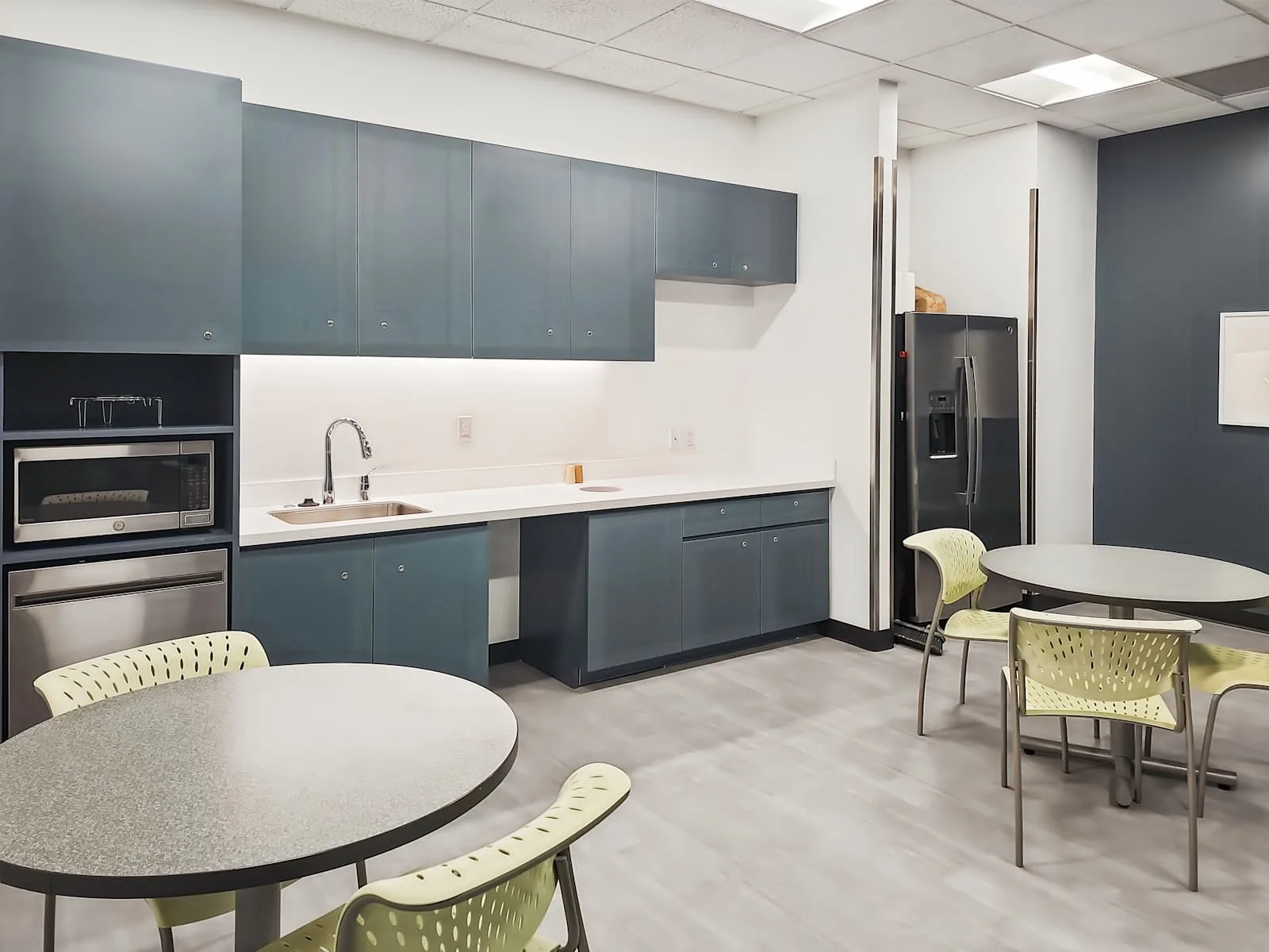 Regus FL, Orange Park - Crossing Blvd, Kitchen, Orange Park, FL
