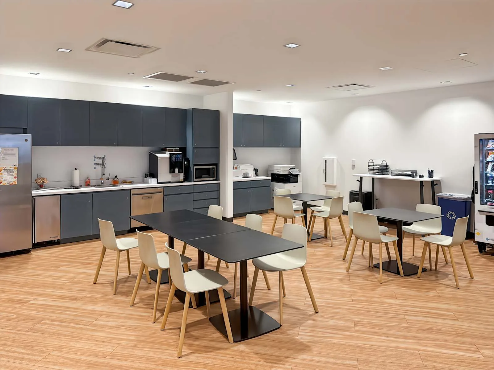 Regus FL, Orlando - 4700 Millenia Blvd, Cafeteria, Orlando, FL