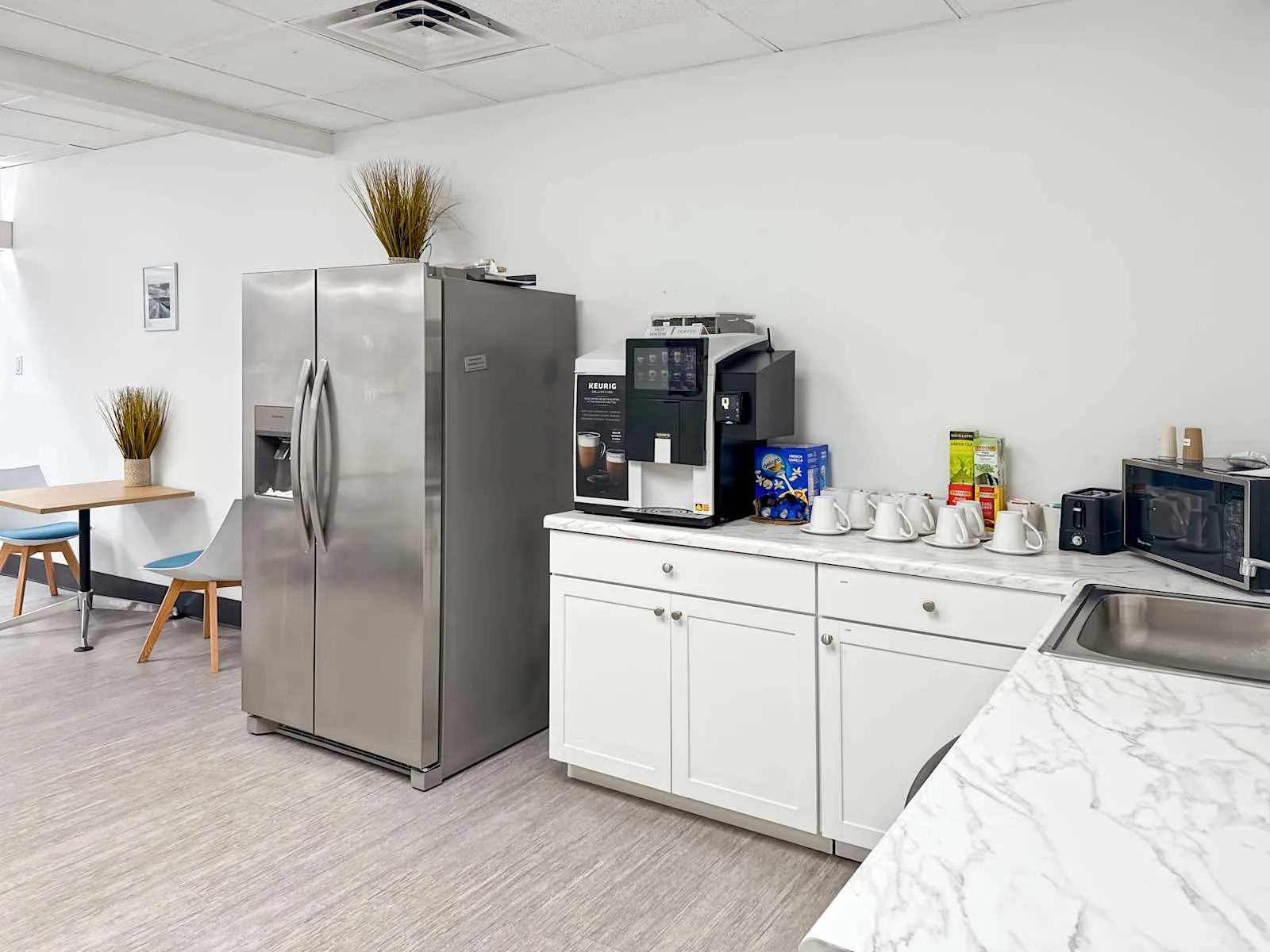 Regus FL, Pensacola – 545 Brent Lane, Kitchen, Pensacola, FL