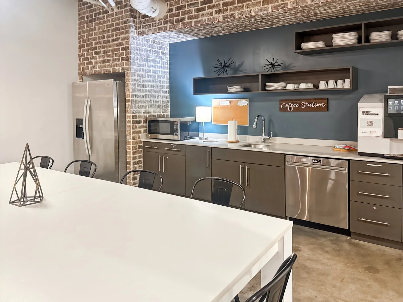 Regus FL, St. Petersburg - First Central Tower, Kitchen, St. Petersburg, FL