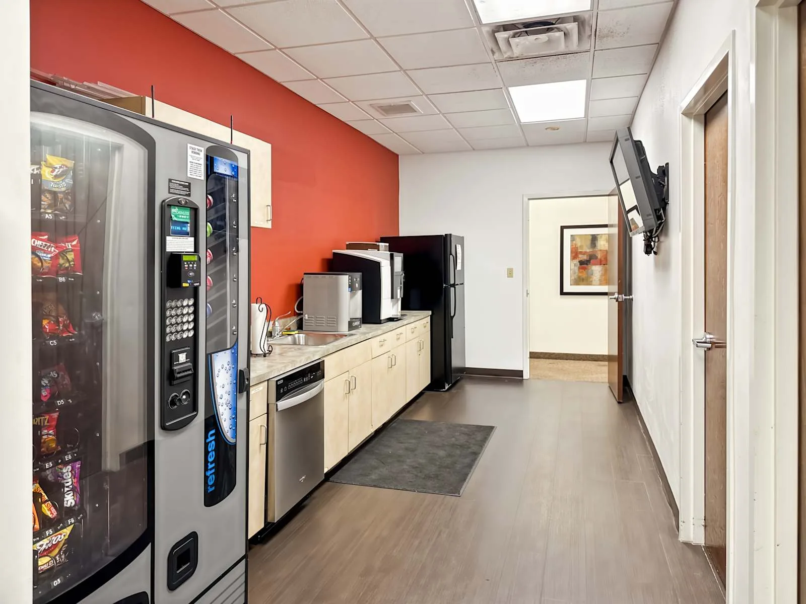 Regus FL, Tampa - Woodland Corporate Center, Kitchen, Tampa, FL